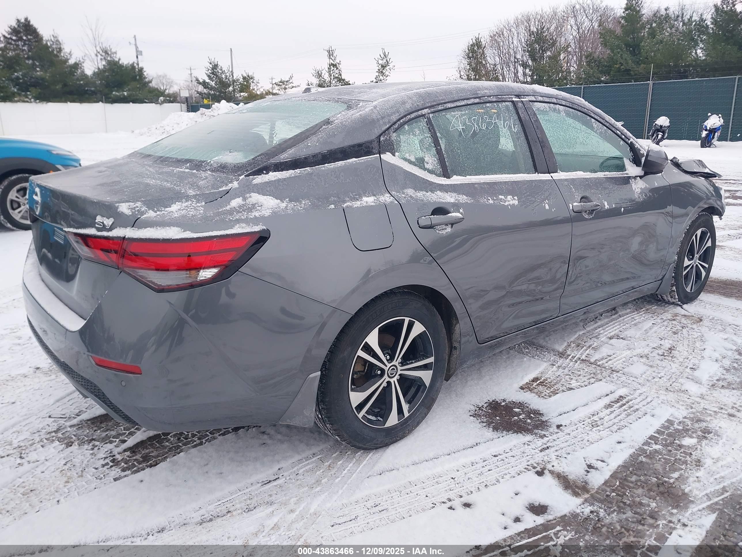 NISSAN SENTRA image 4