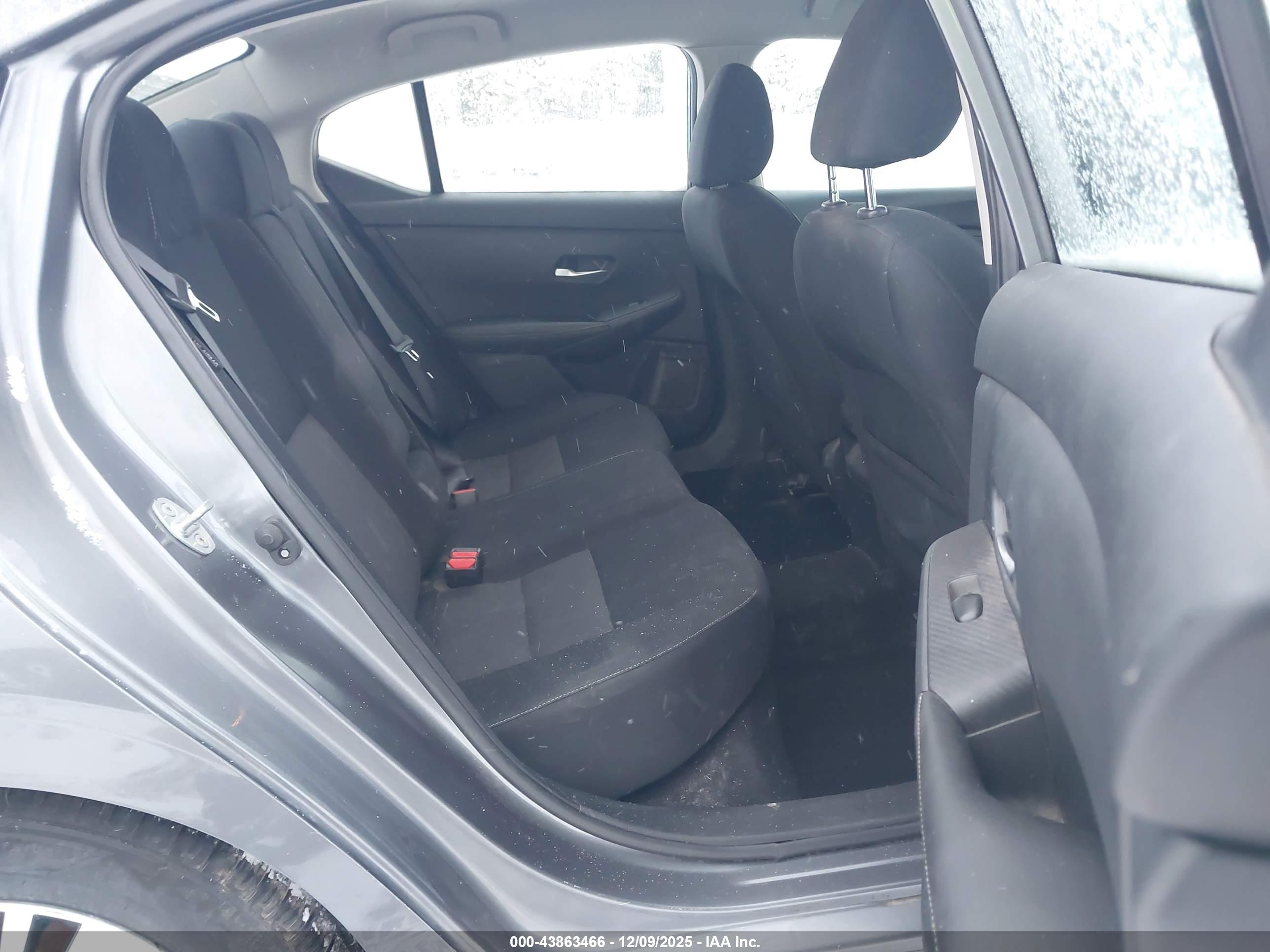 NISSAN SENTRA image 8