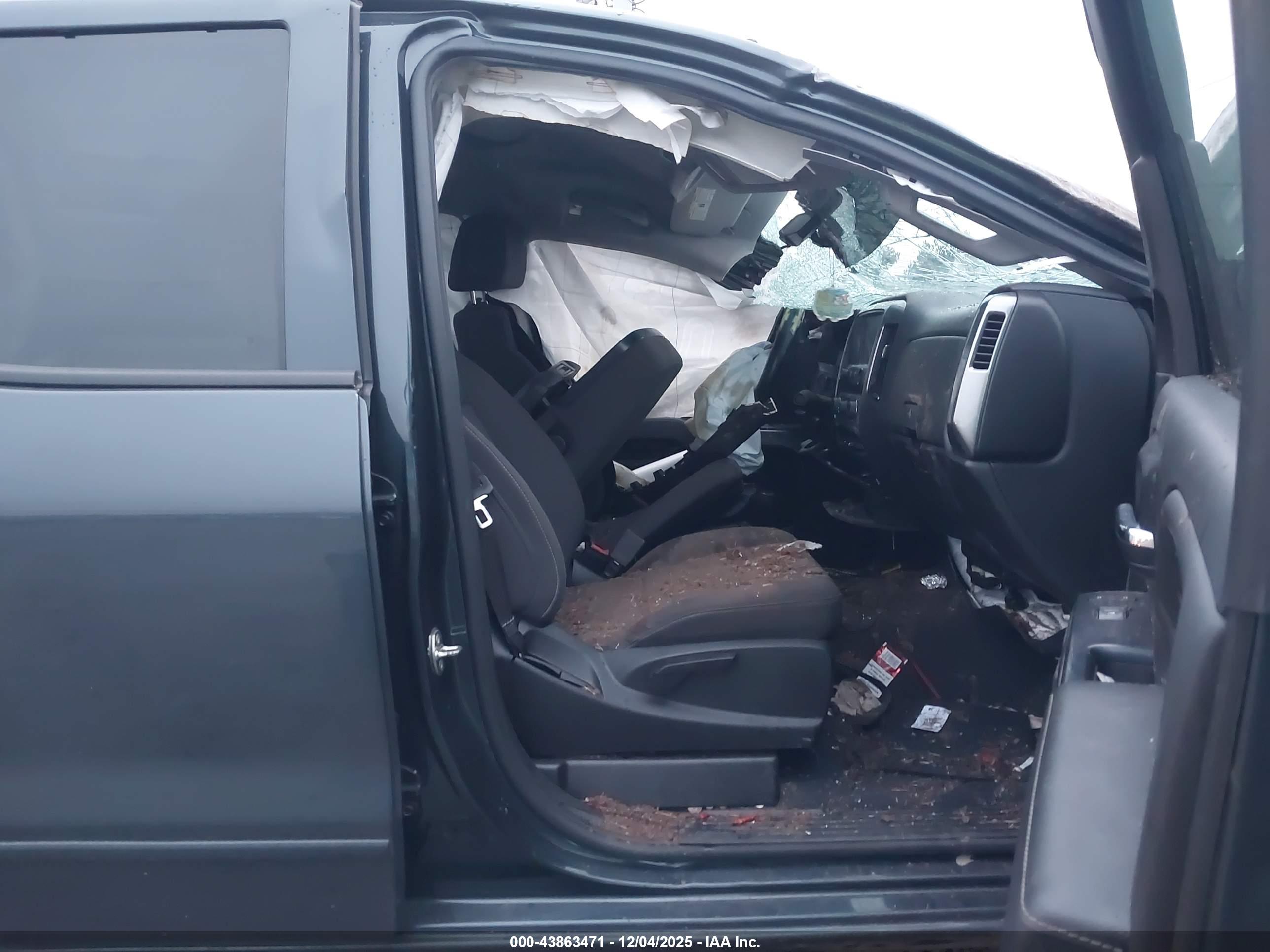 CHEVROLET SILVERADO image 5