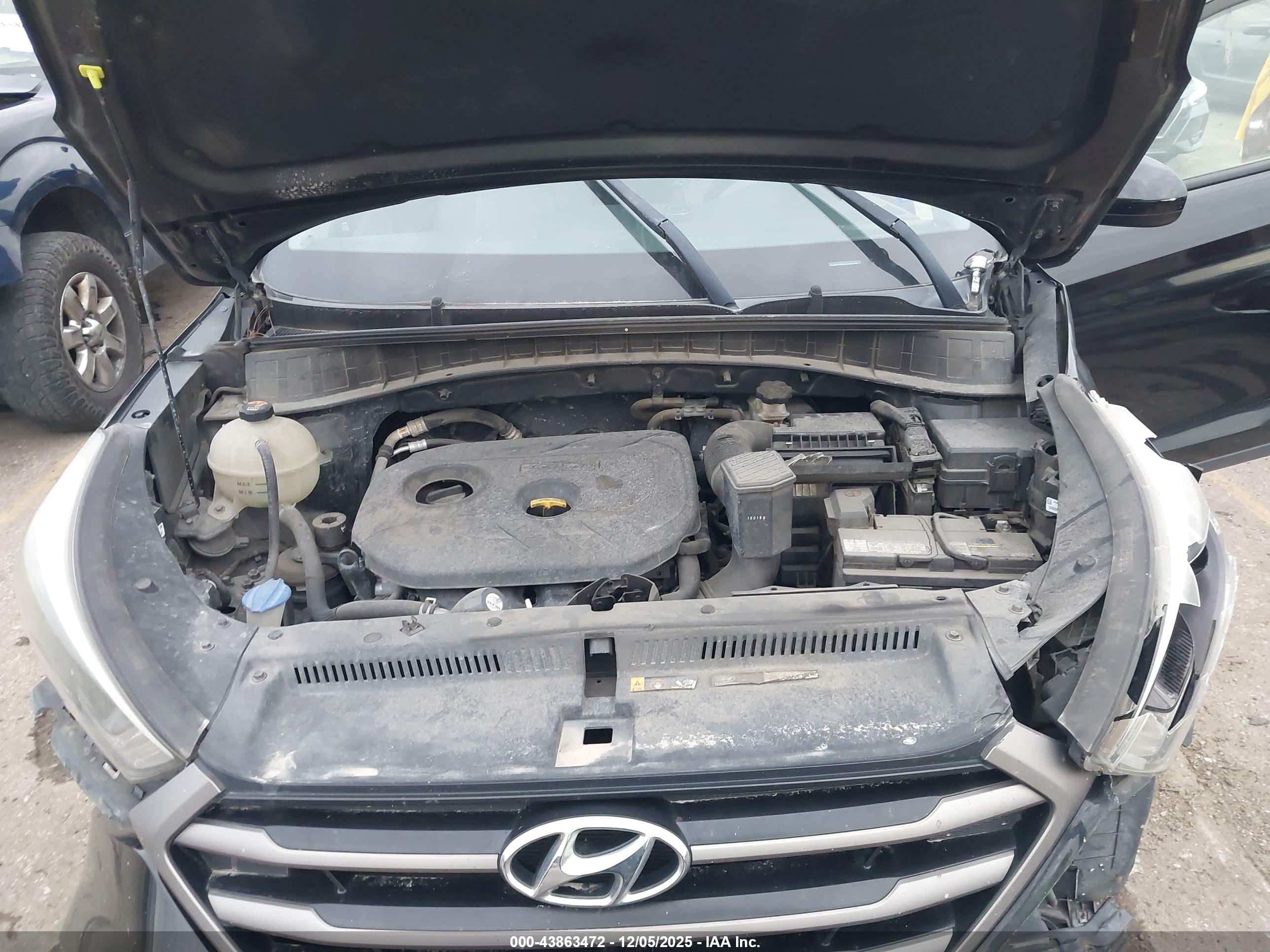 HYUNDAI TUCSON image 10