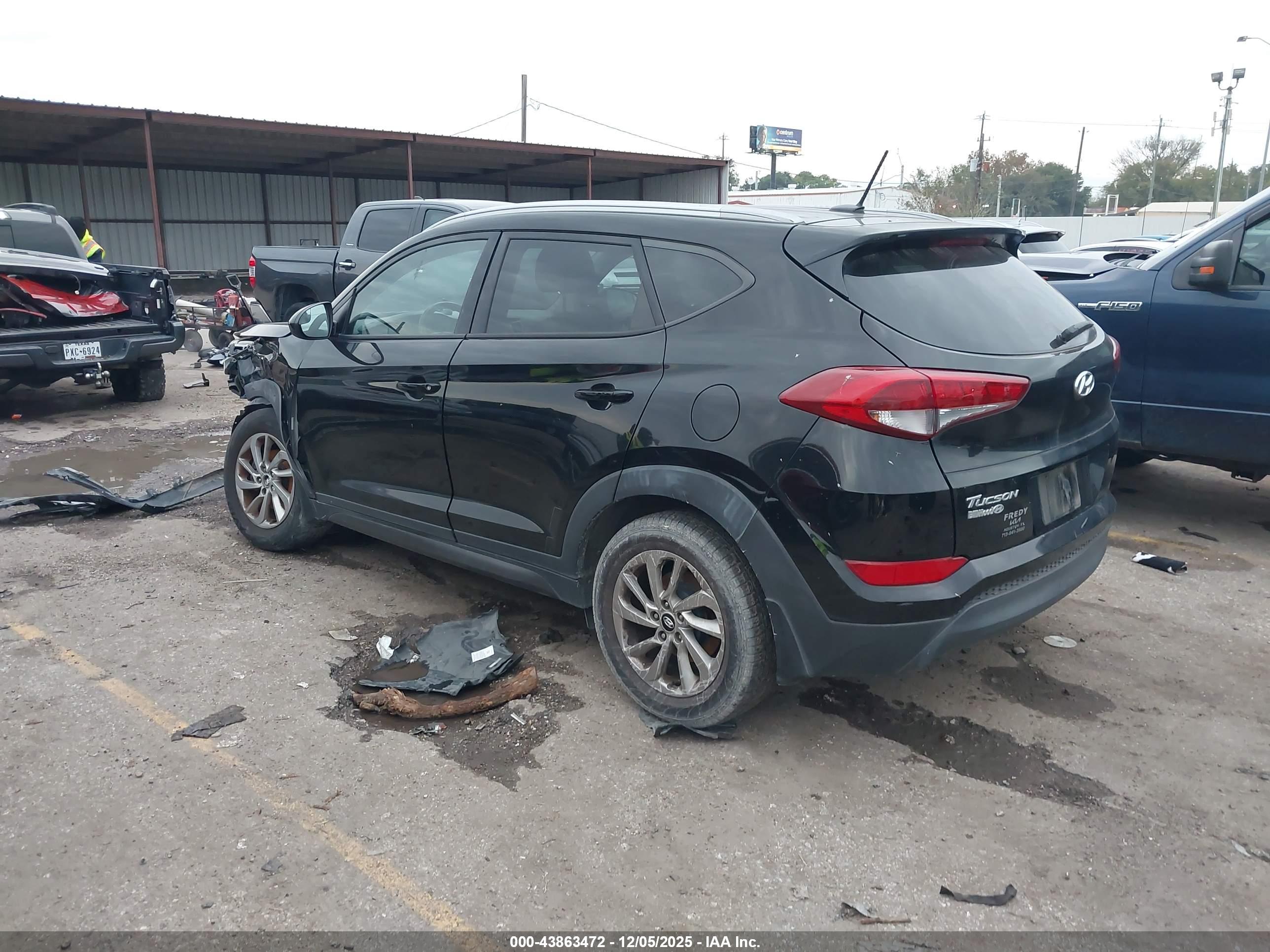 HYUNDAI TUCSON image 3