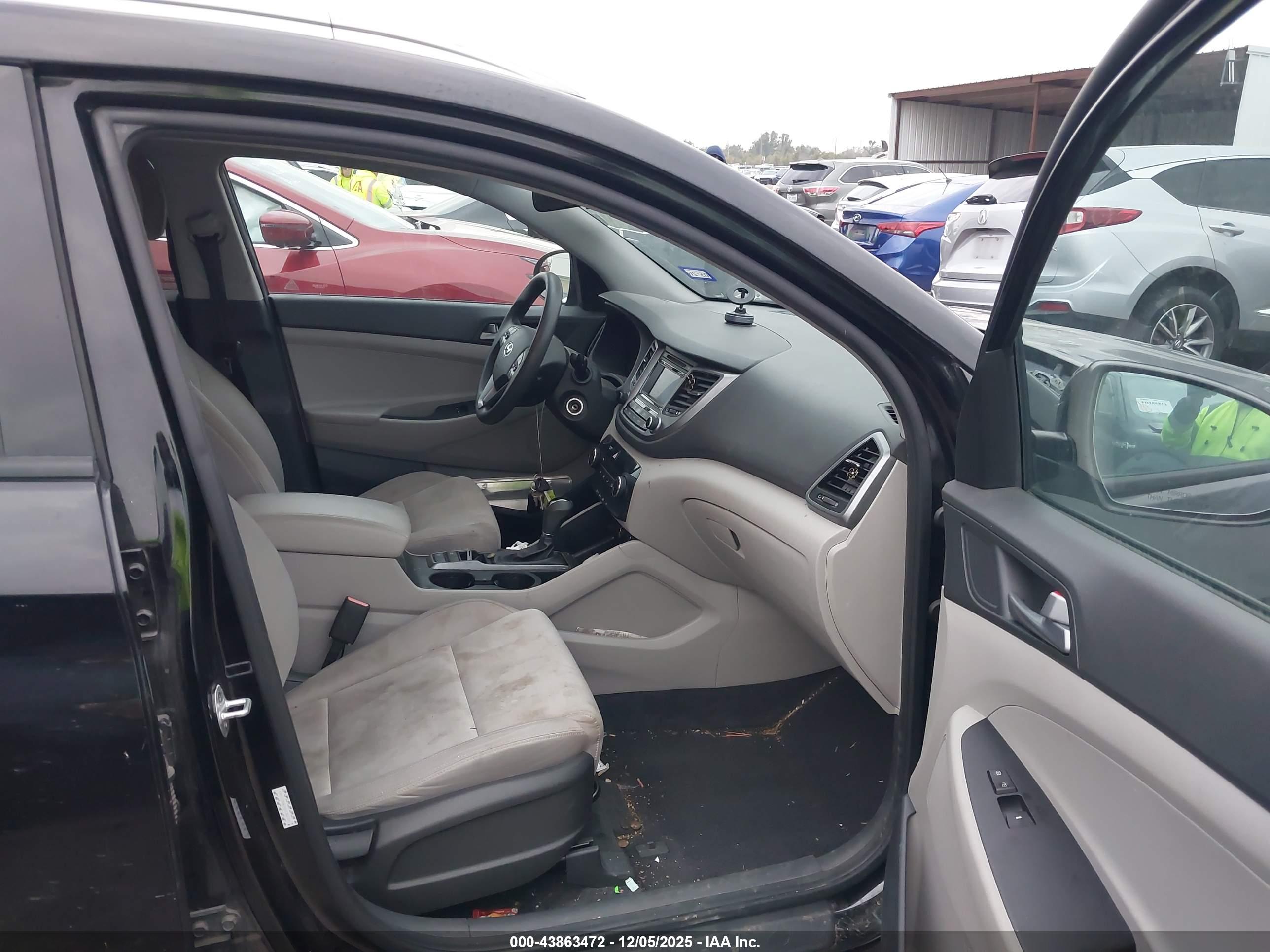 HYUNDAI TUCSON image 5