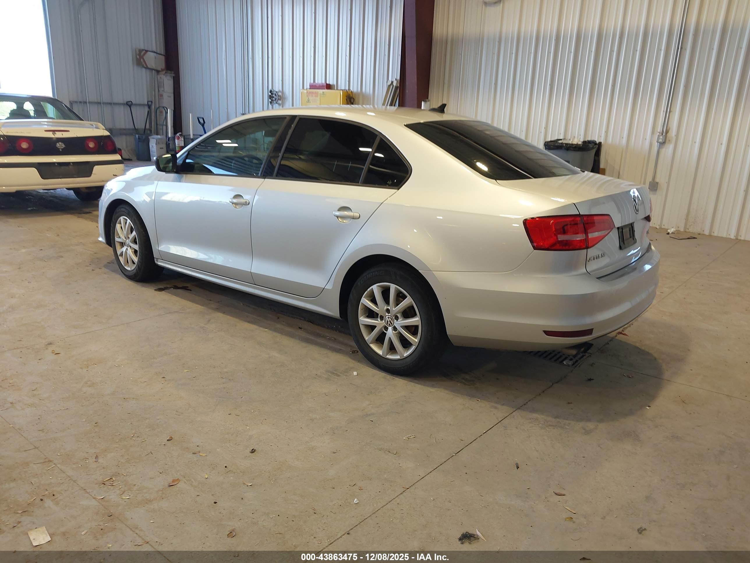 VOLKSWAGEN JETTA image 3