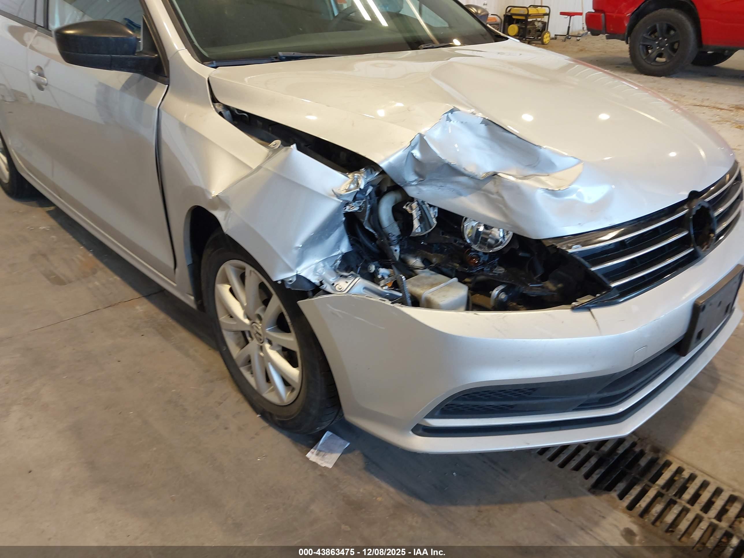 VOLKSWAGEN JETTA image 6