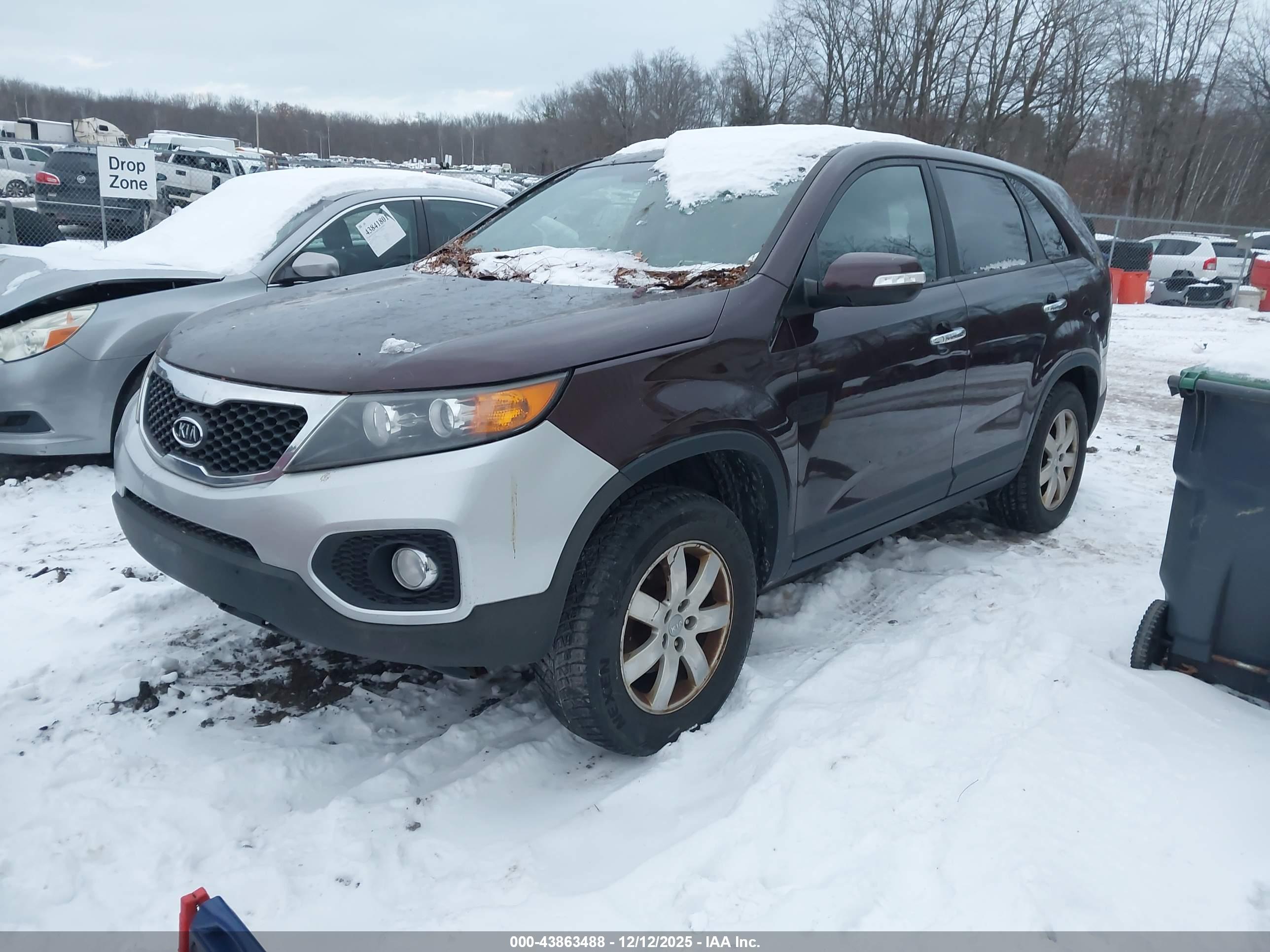 KIA SORENTO image 2