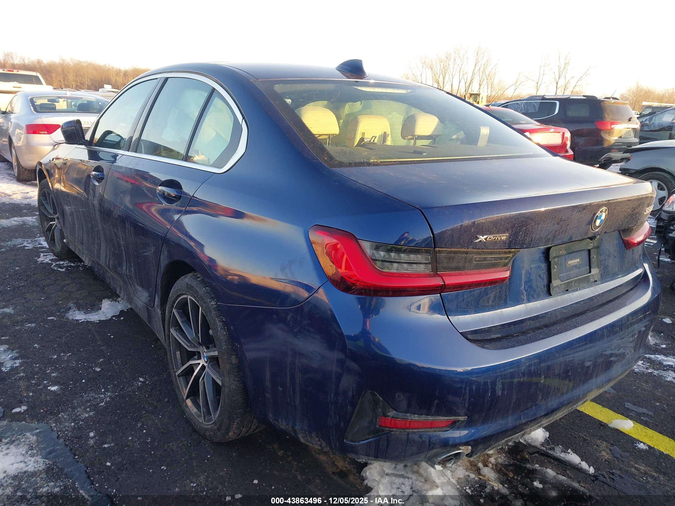 BMW 330I image 3