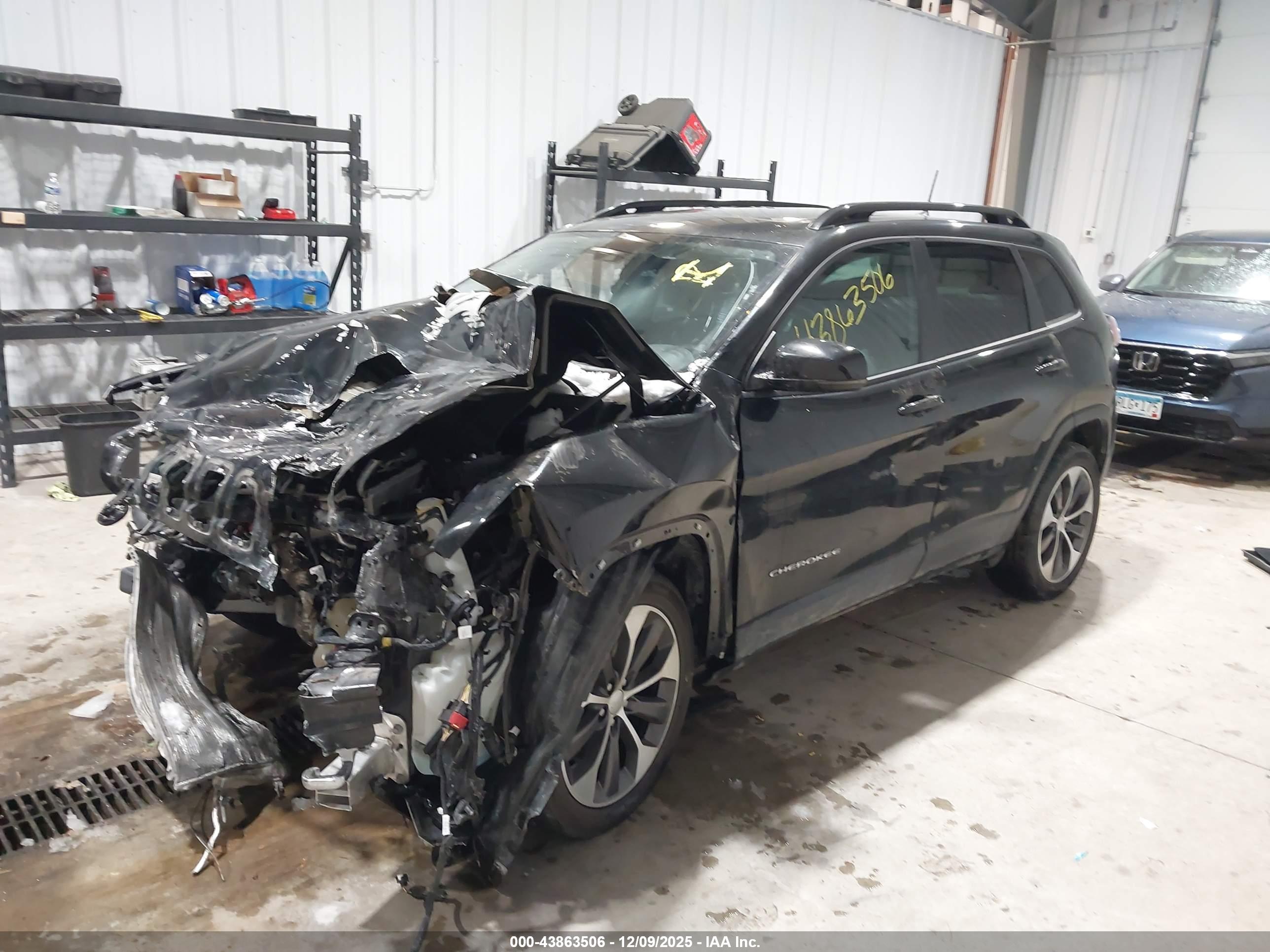 JEEP CHEROKEE image 2