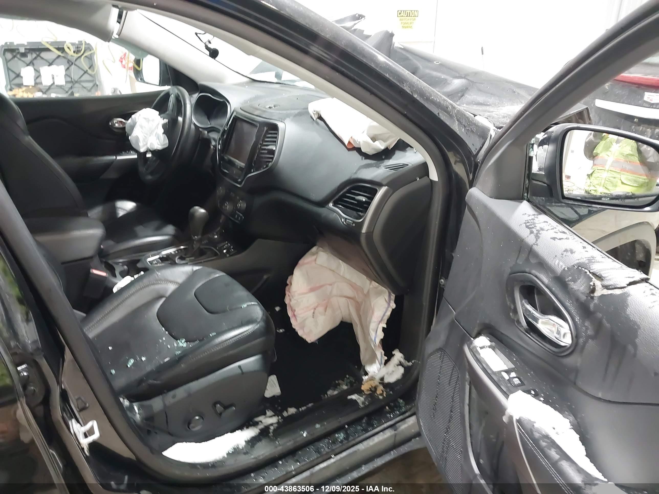 JEEP CHEROKEE image 5