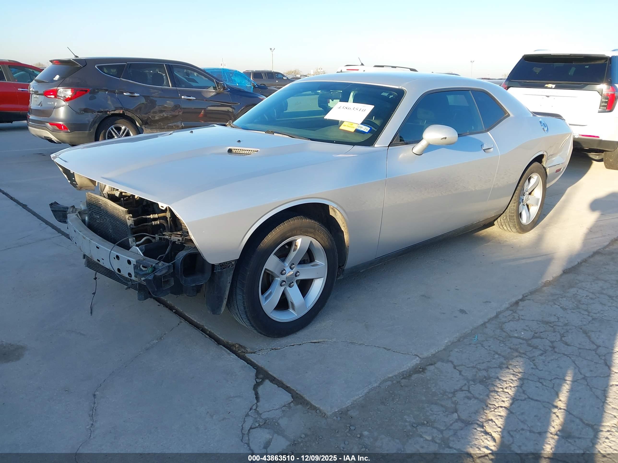 DODGE CHALLENGER image 2