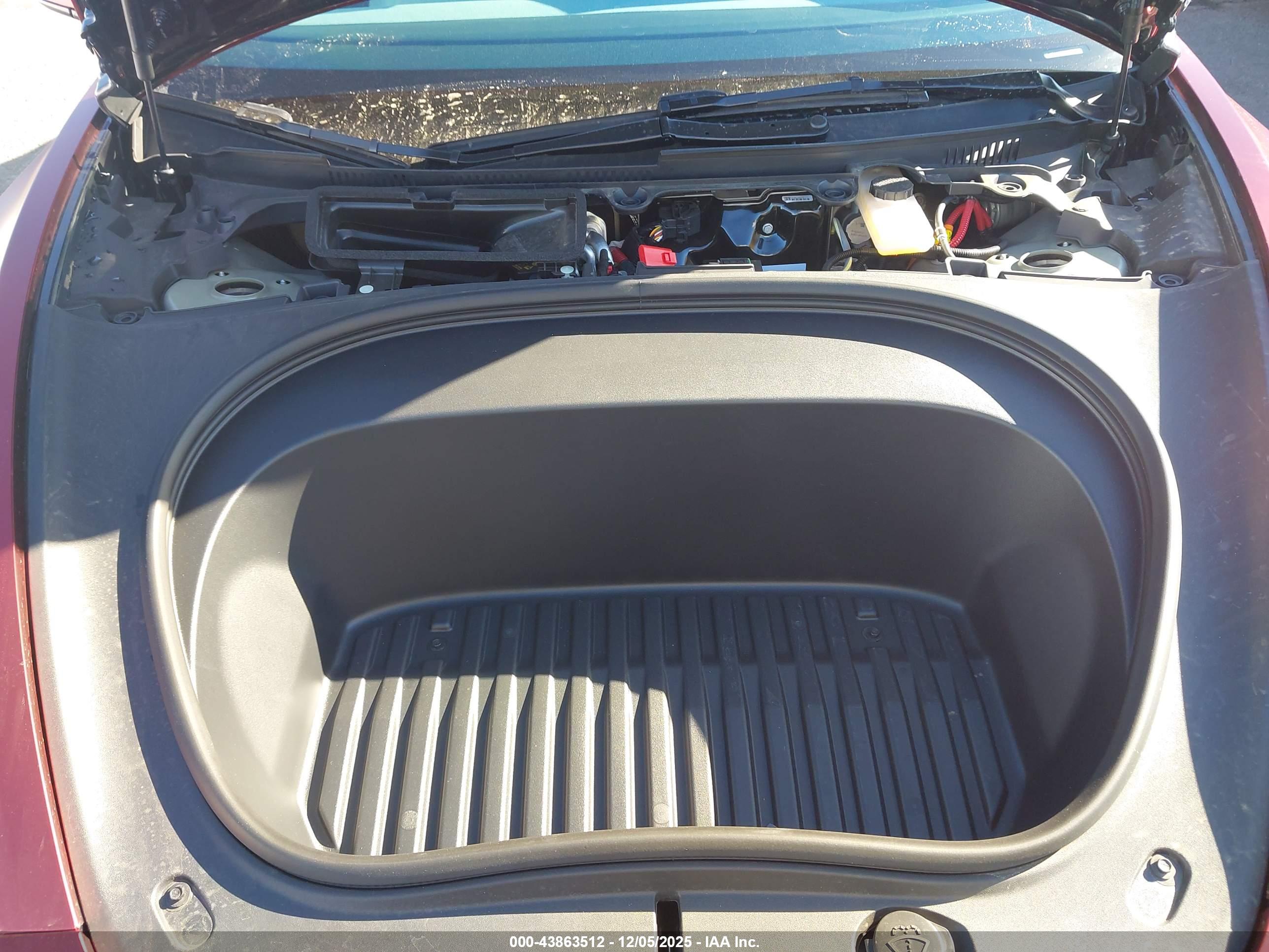 TESLA MODEL image 10