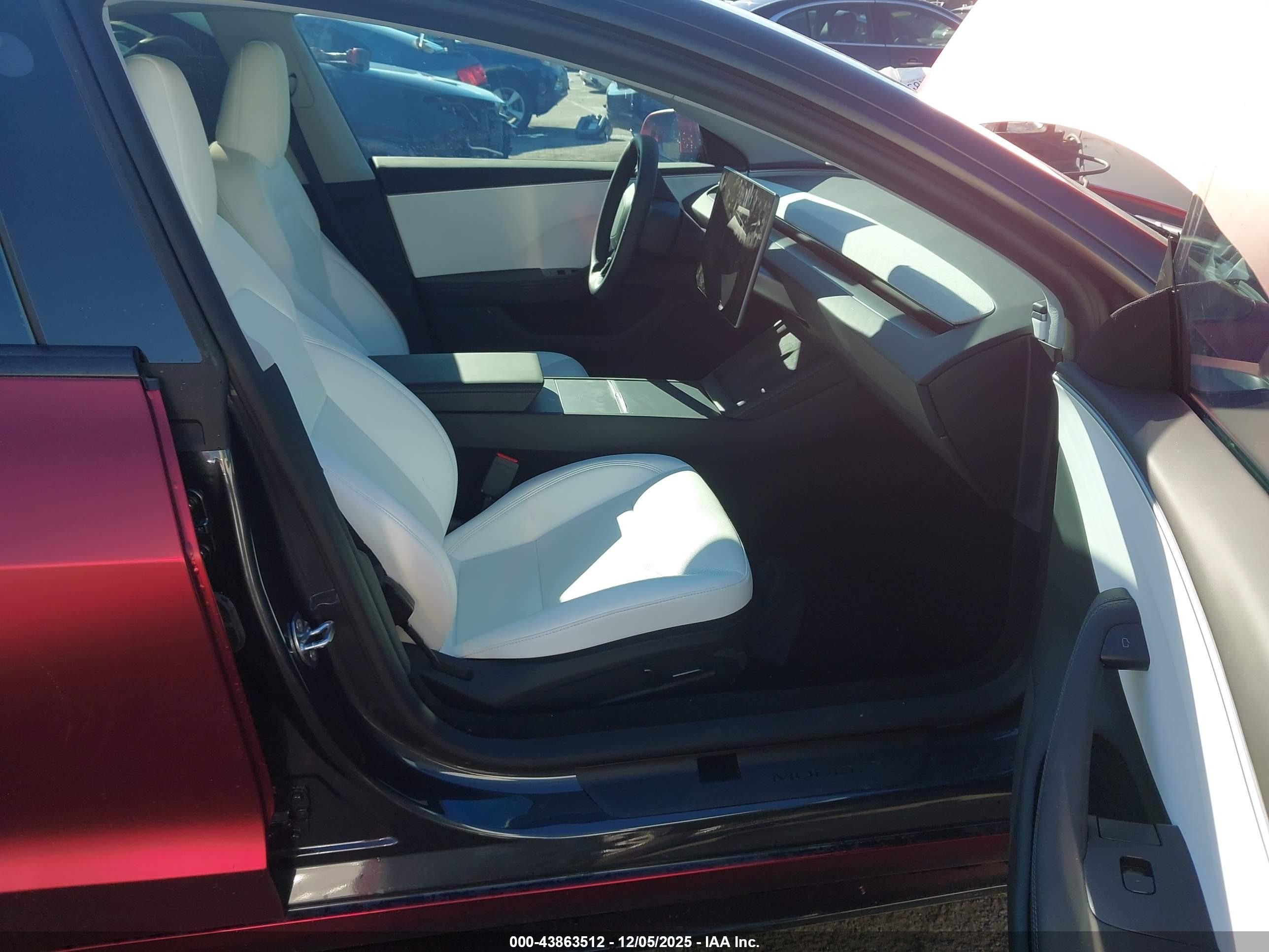 TESLA MODEL image 5