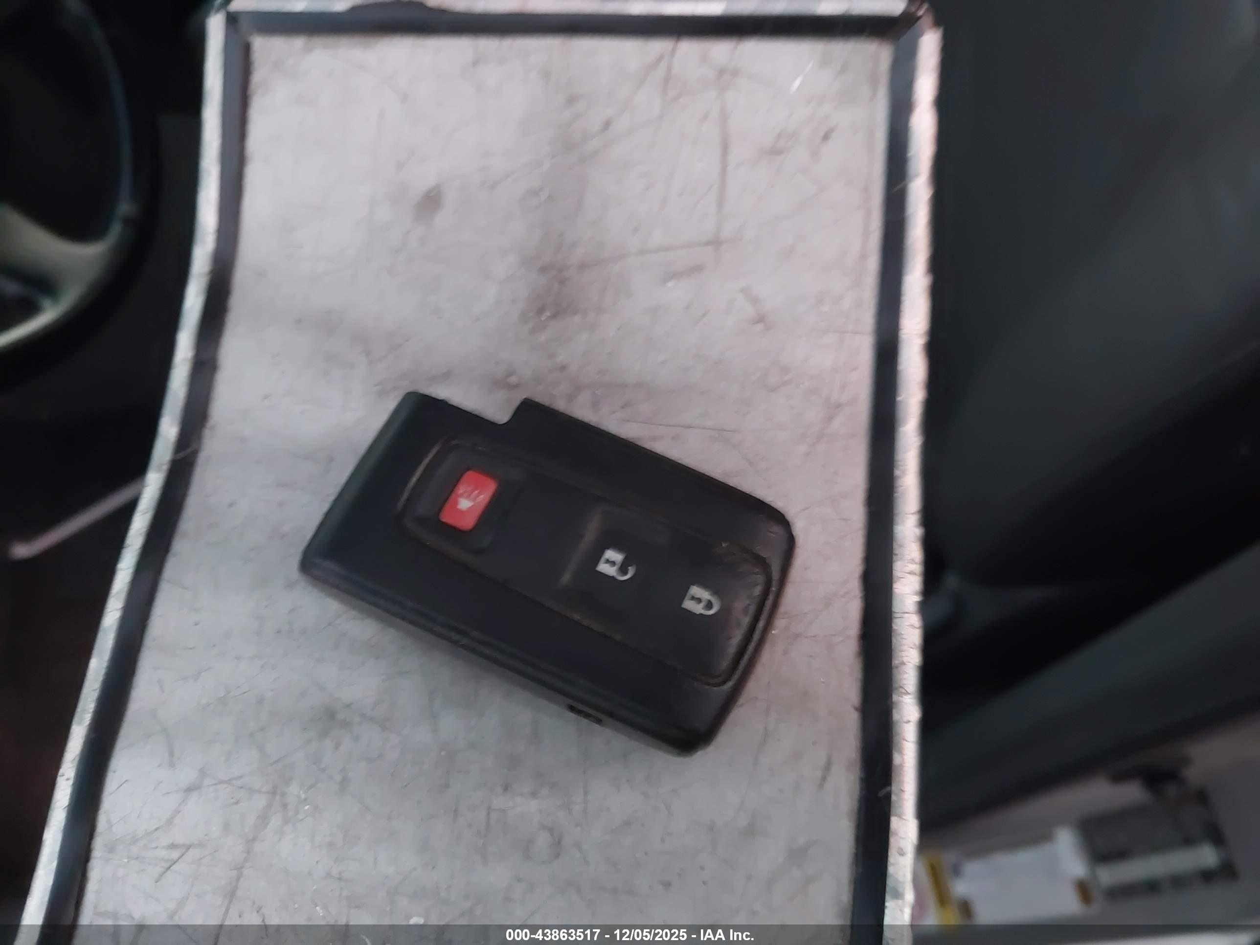 TOYOTA PRIUS image 11