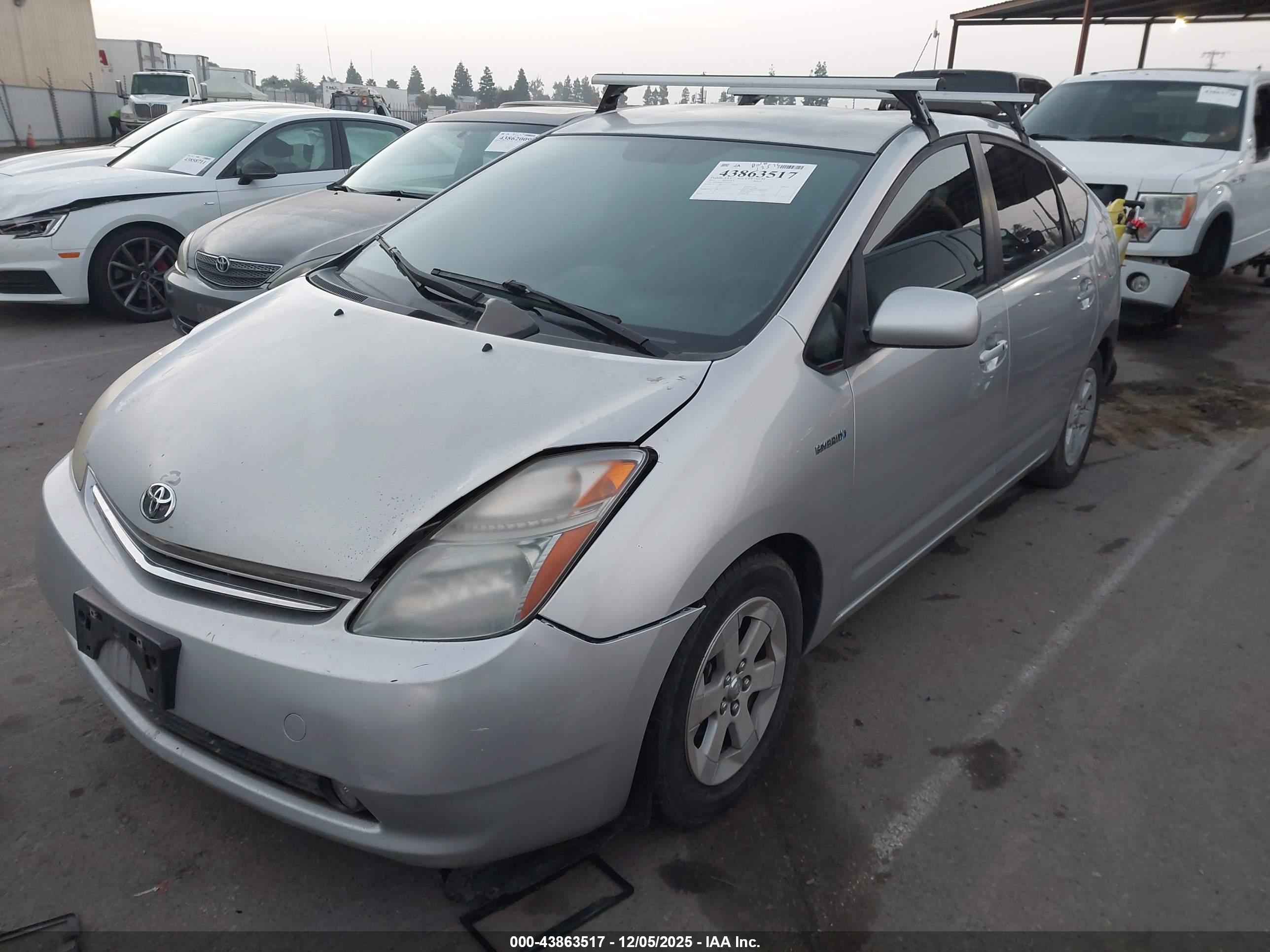 TOYOTA PRIUS image 2
