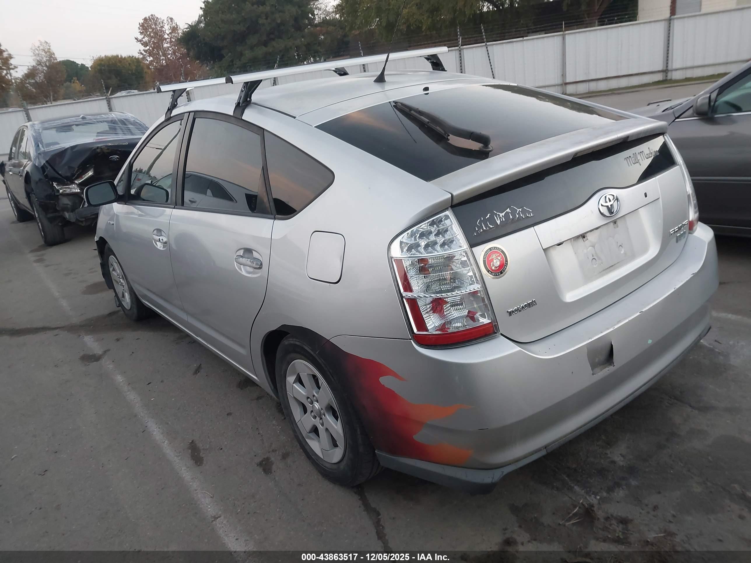 TOYOTA PRIUS image 3