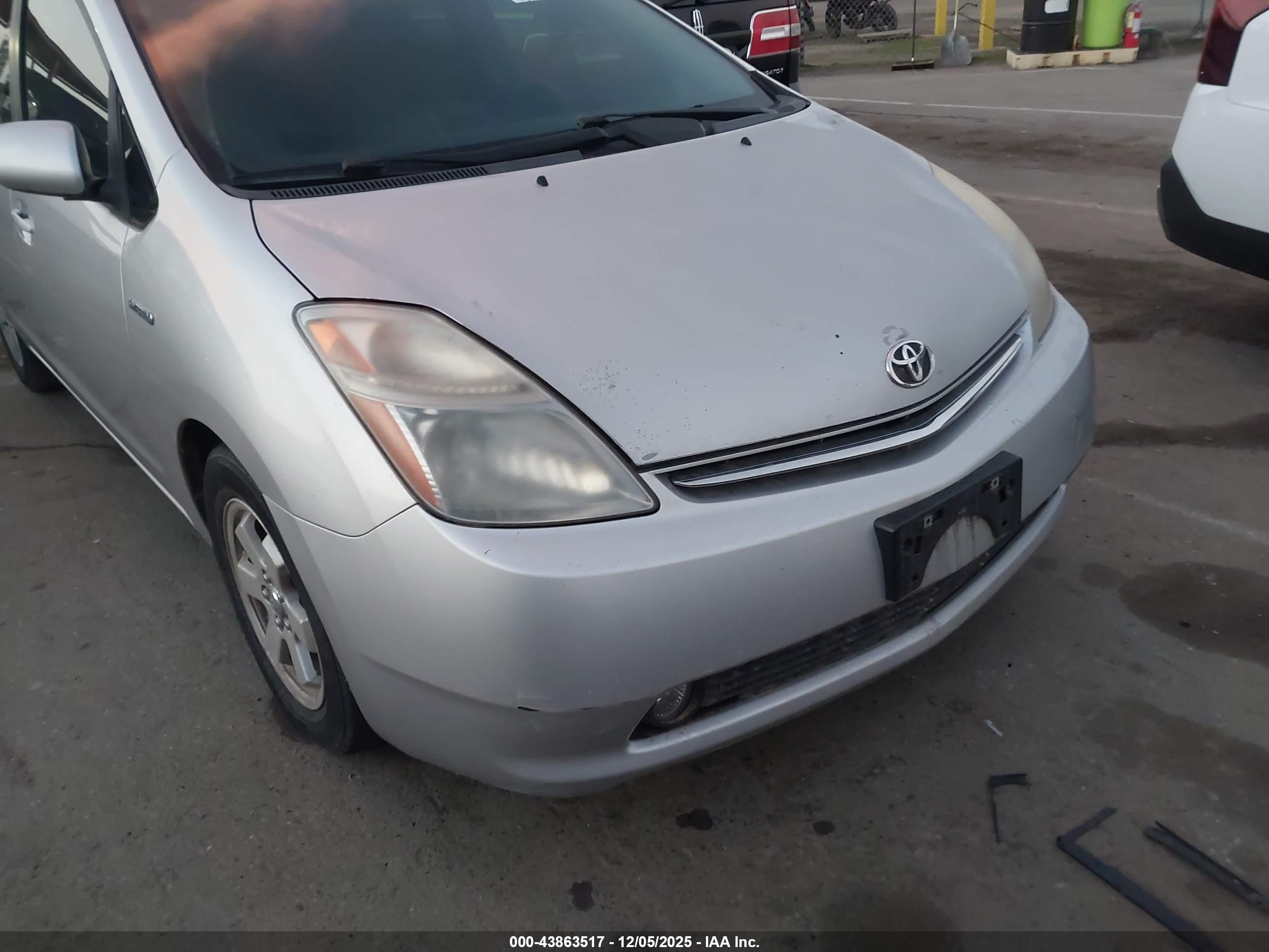 TOYOTA PRIUS image 6