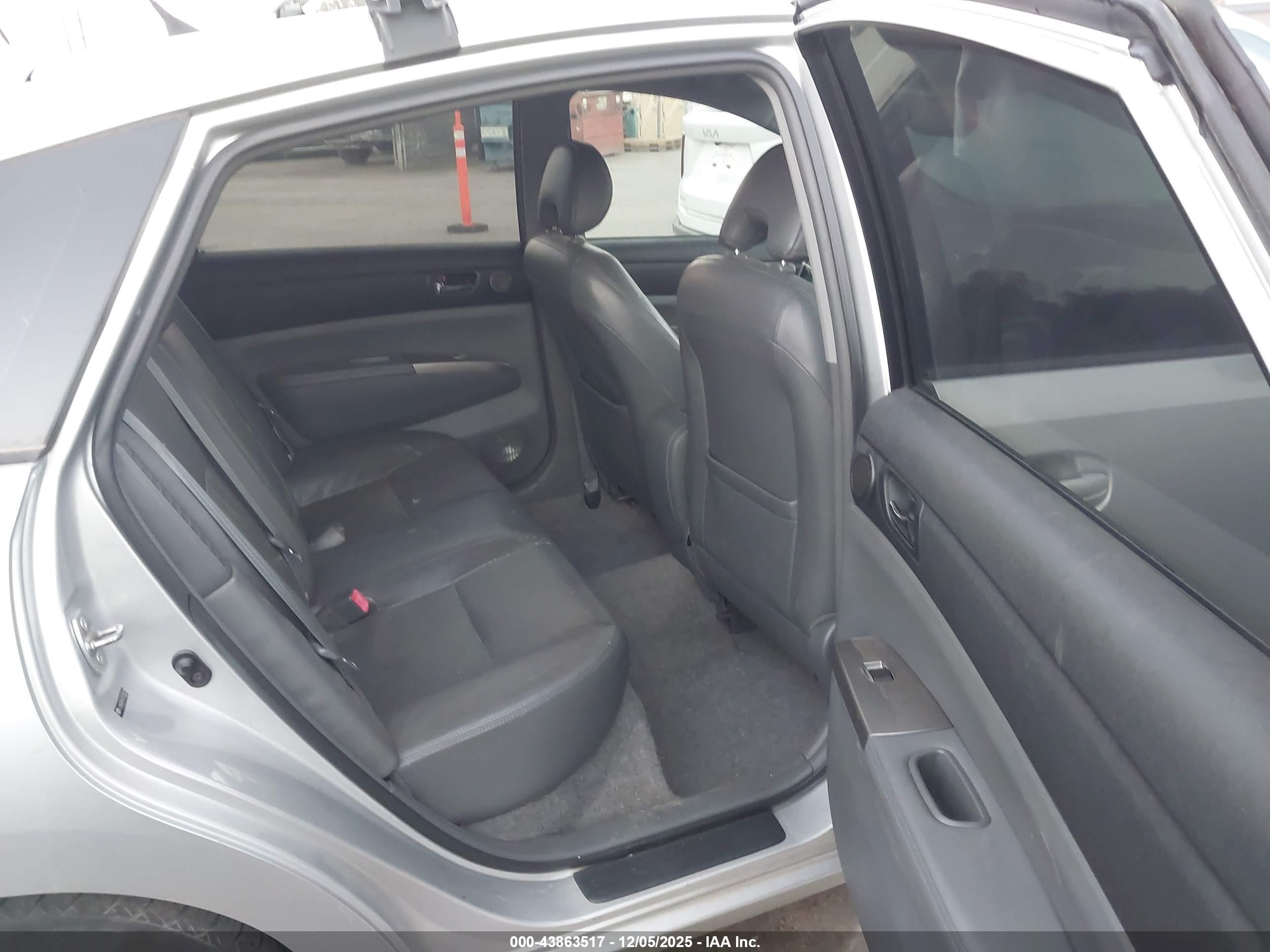 TOYOTA PRIUS image 8