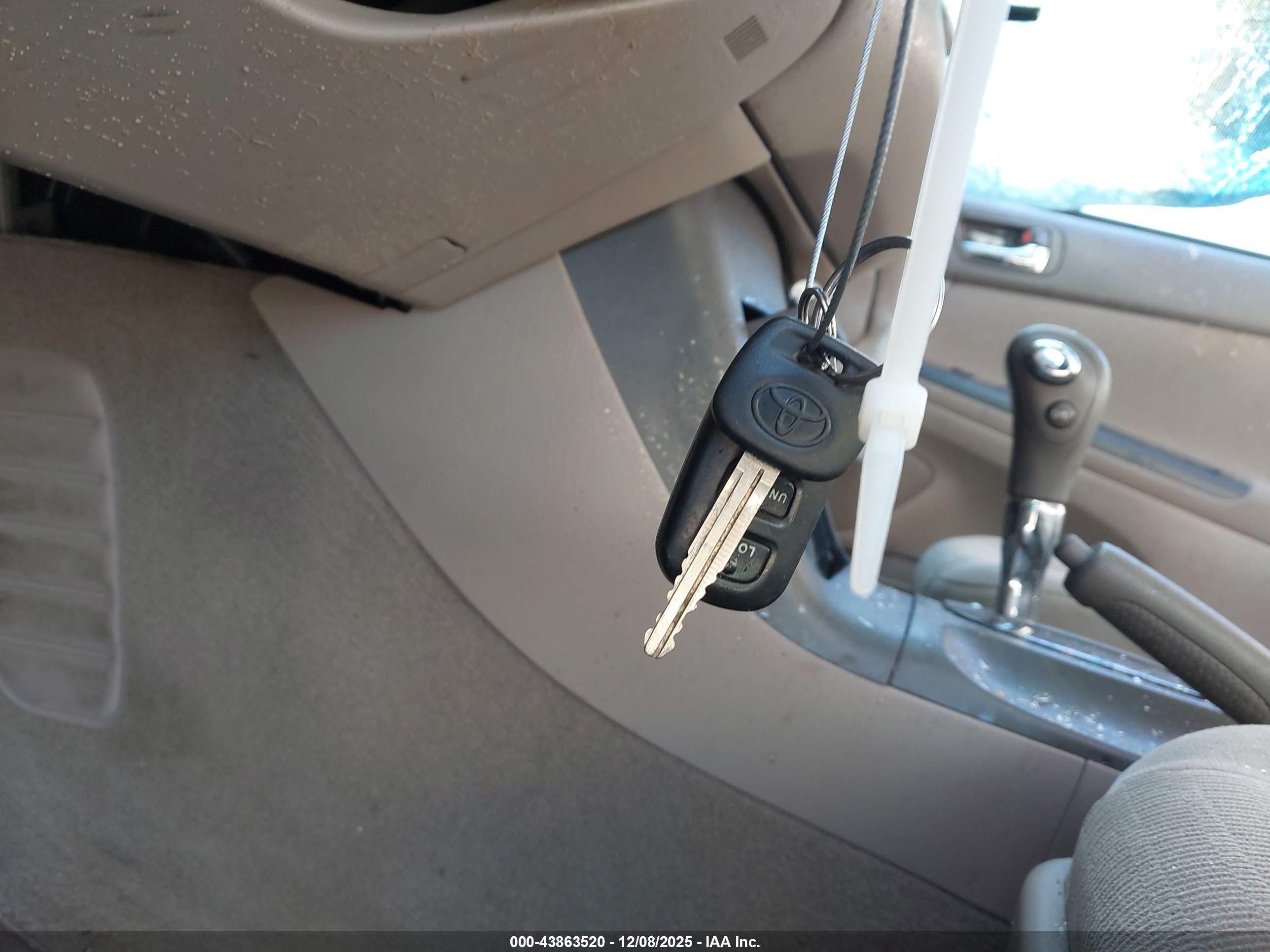 TOYOTA CAMRY image 11