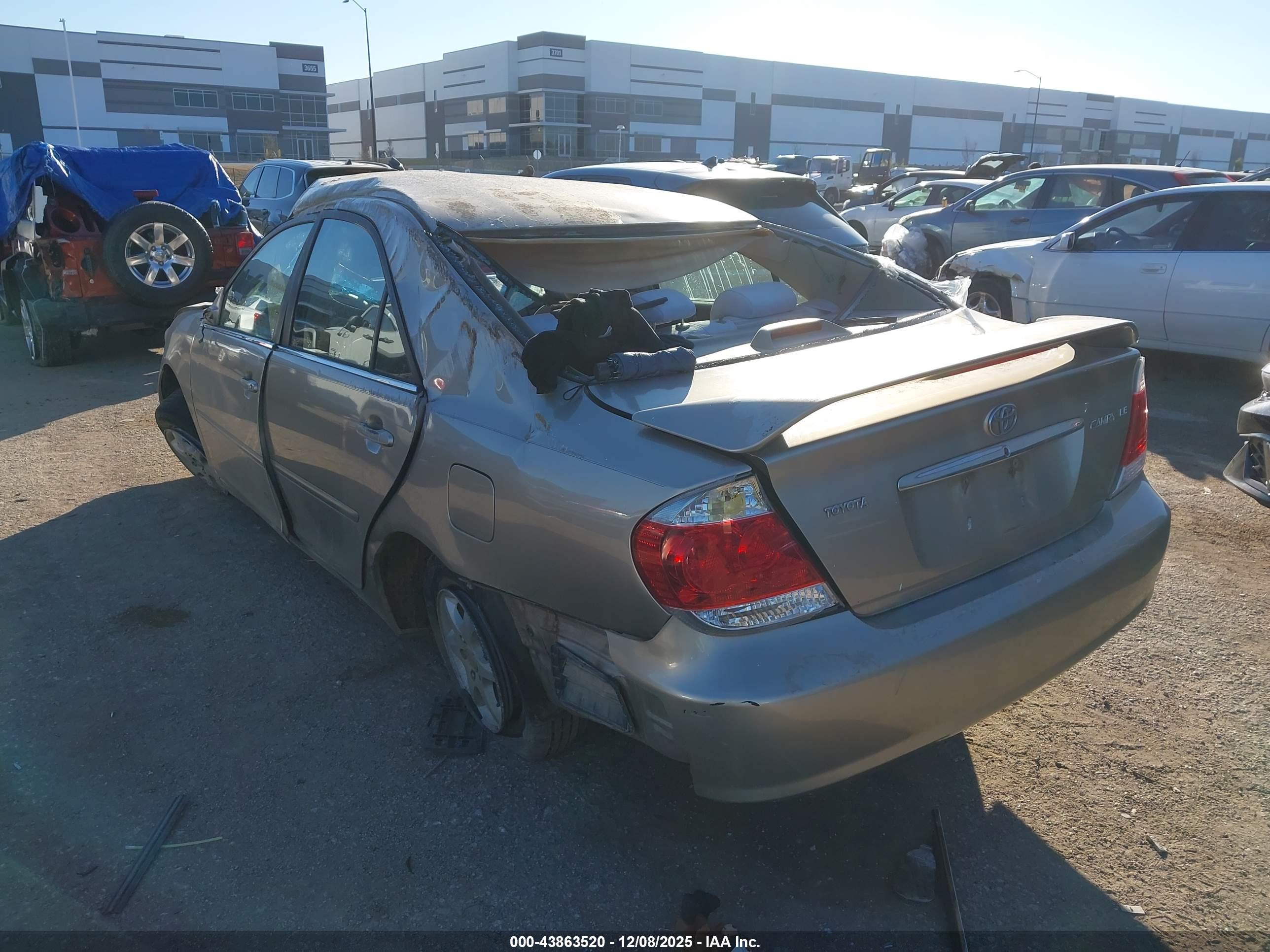TOYOTA CAMRY image 3