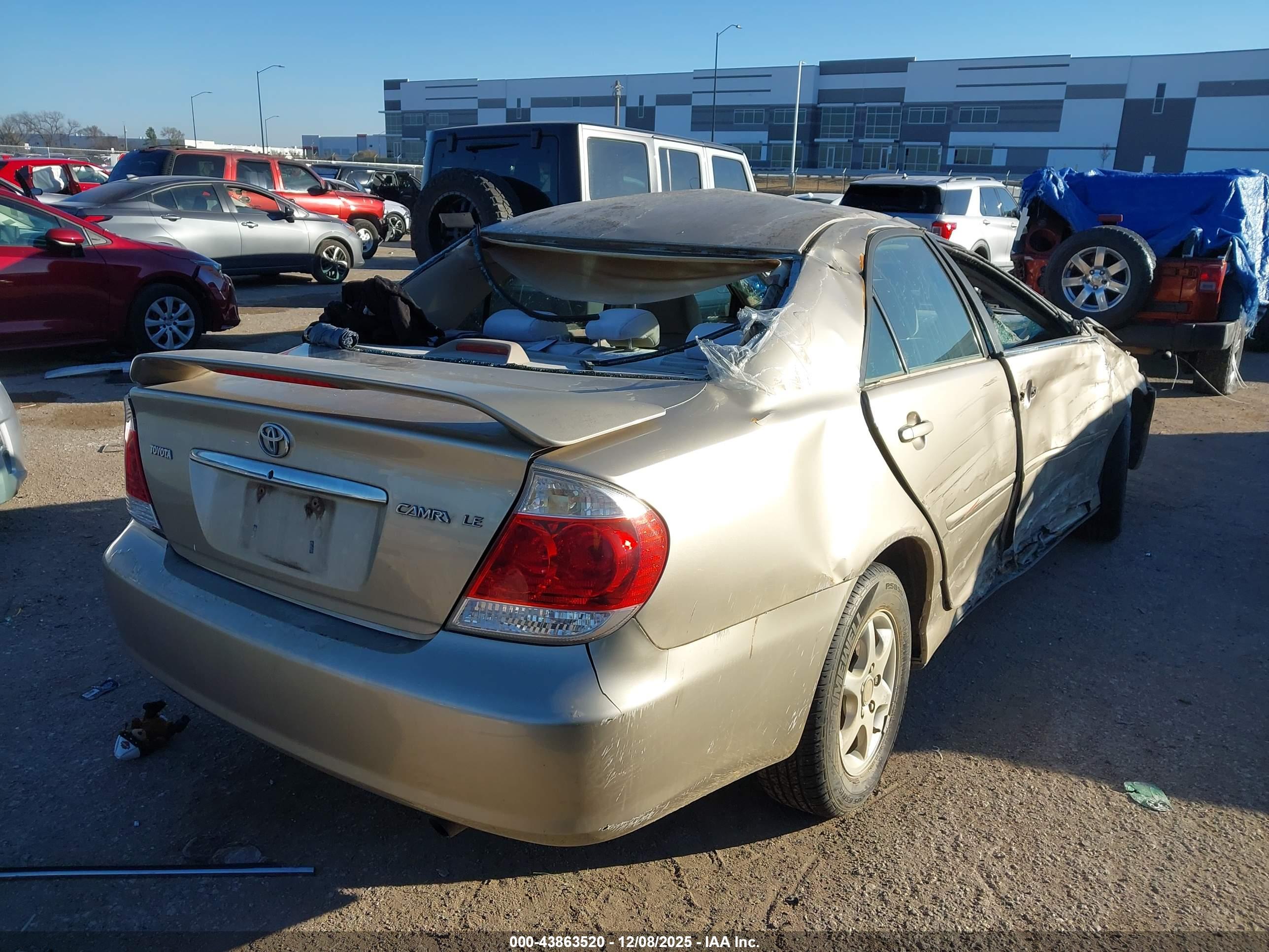 TOYOTA CAMRY image 4