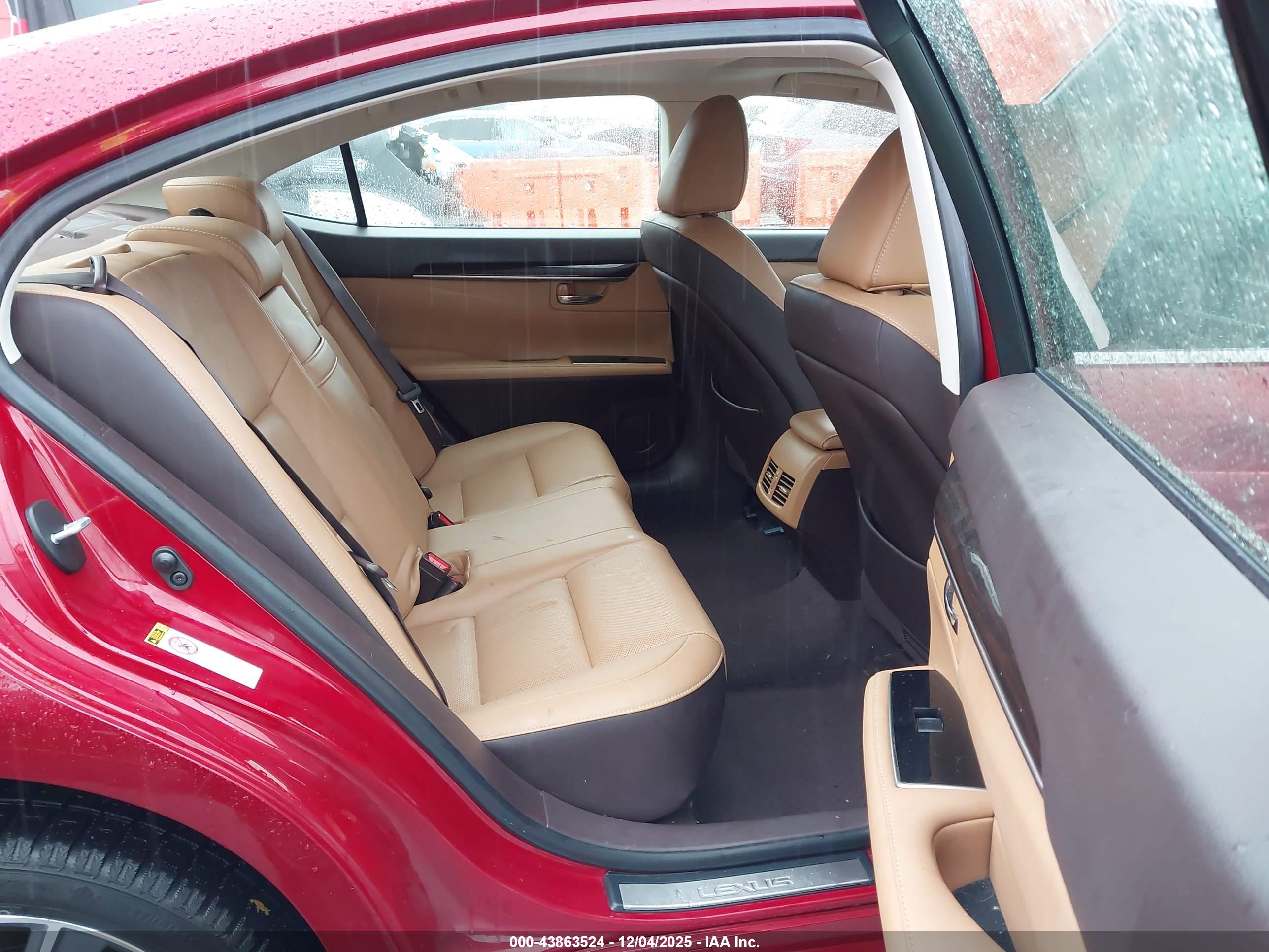 LEXUS ES image 8