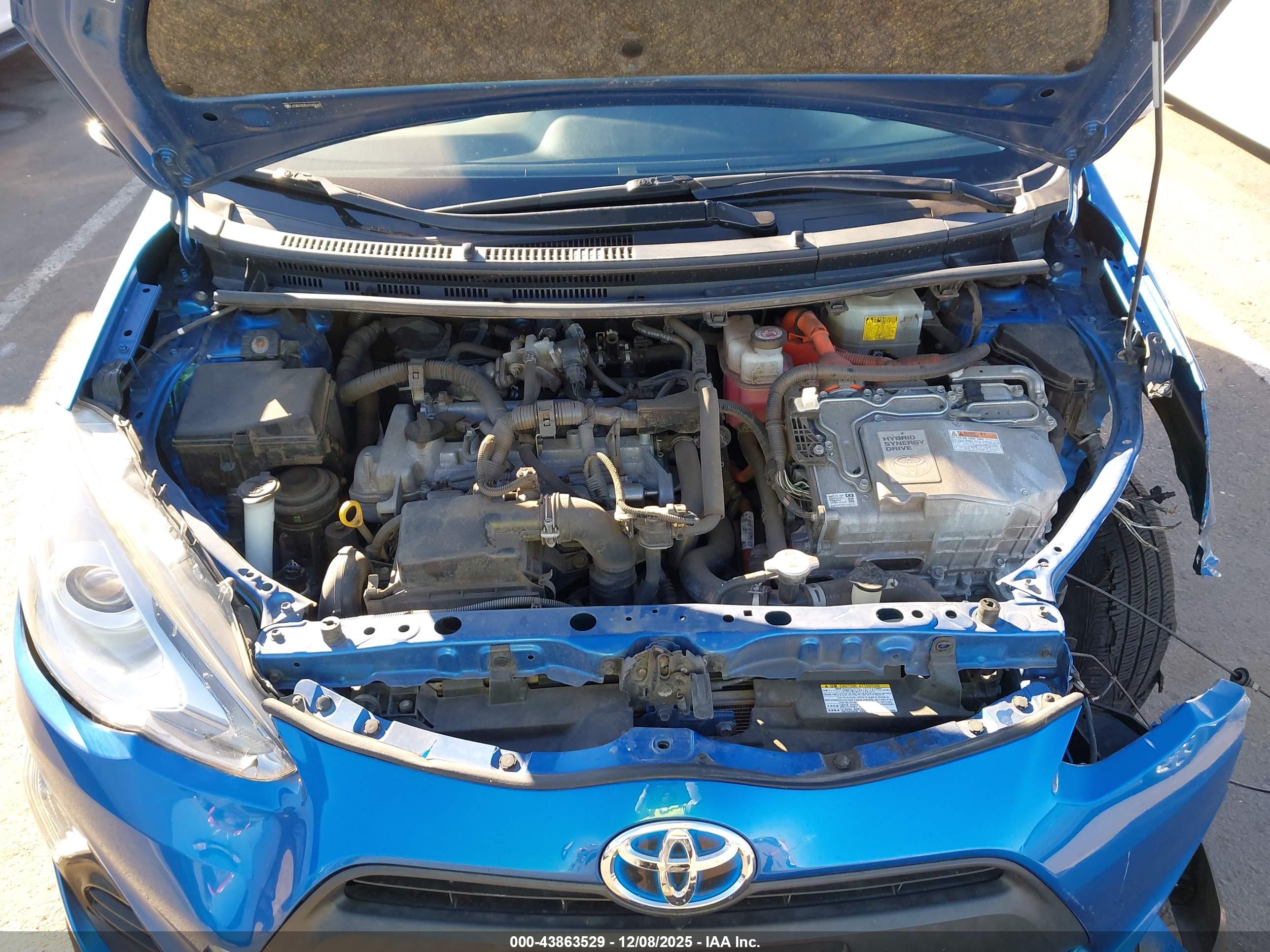 TOYOTA PRIUS image 10