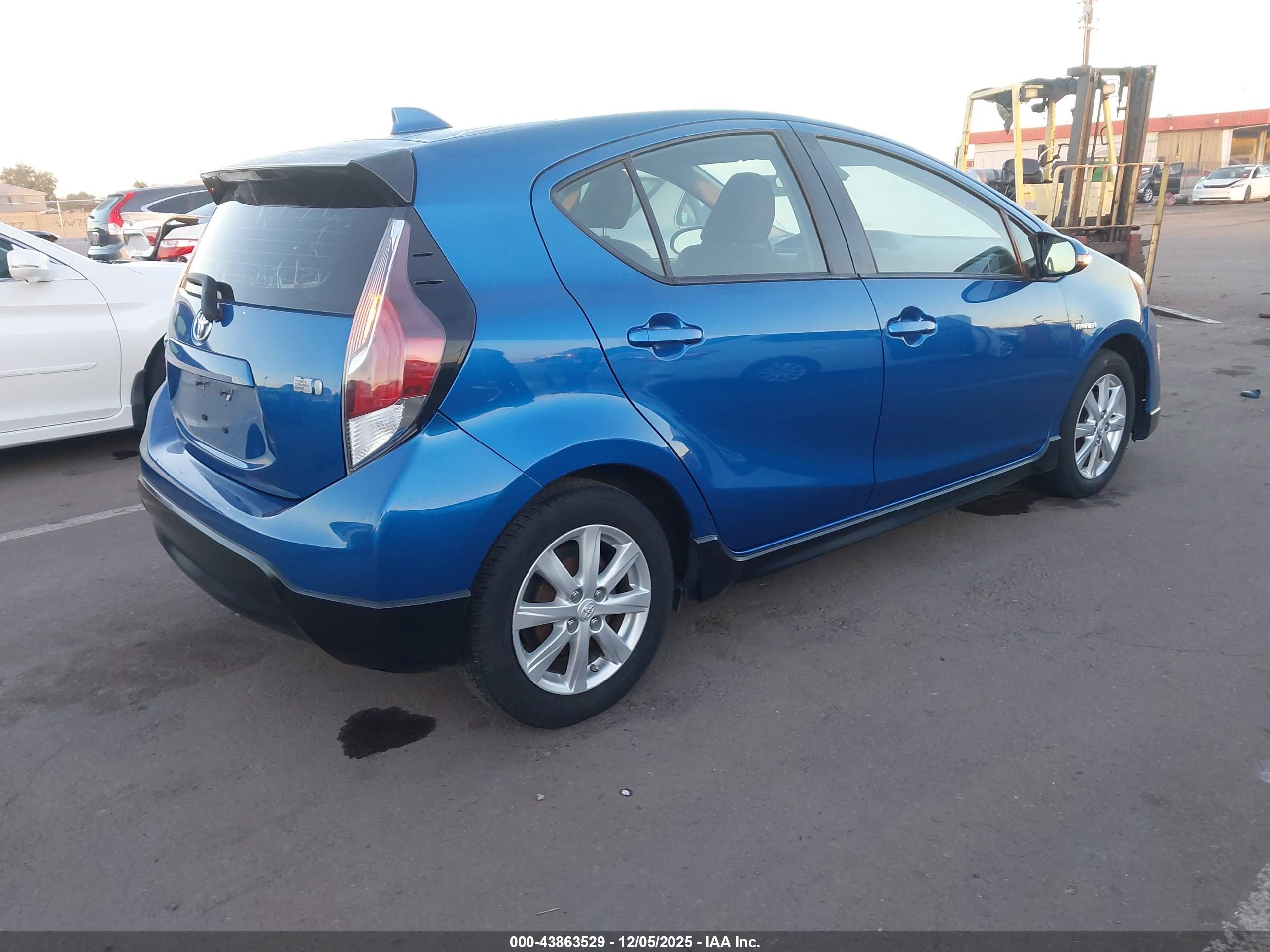 TOYOTA PRIUS image 4