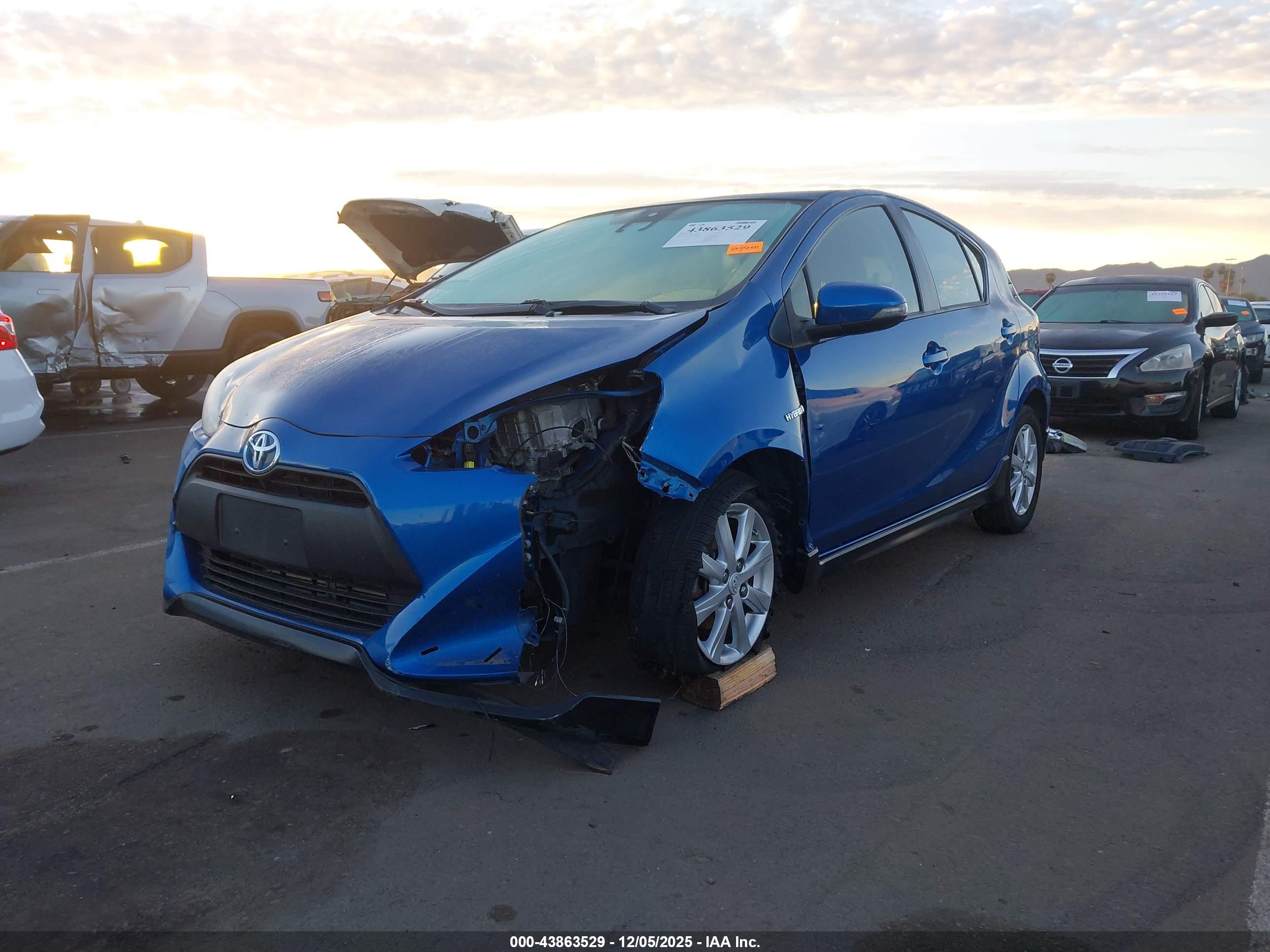 TOYOTA PRIUS image 6