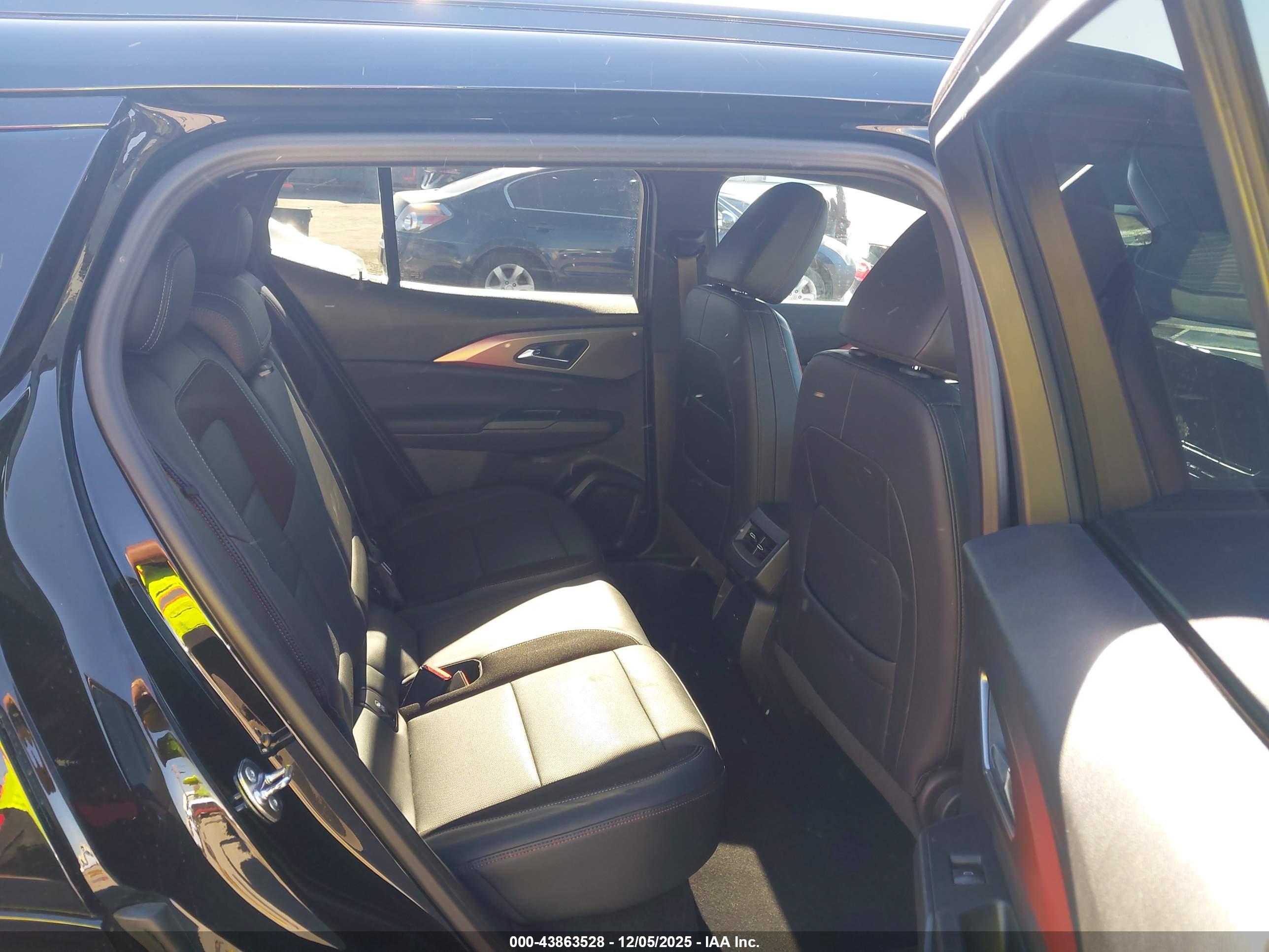 CHEVROLET EQUINOX image 8