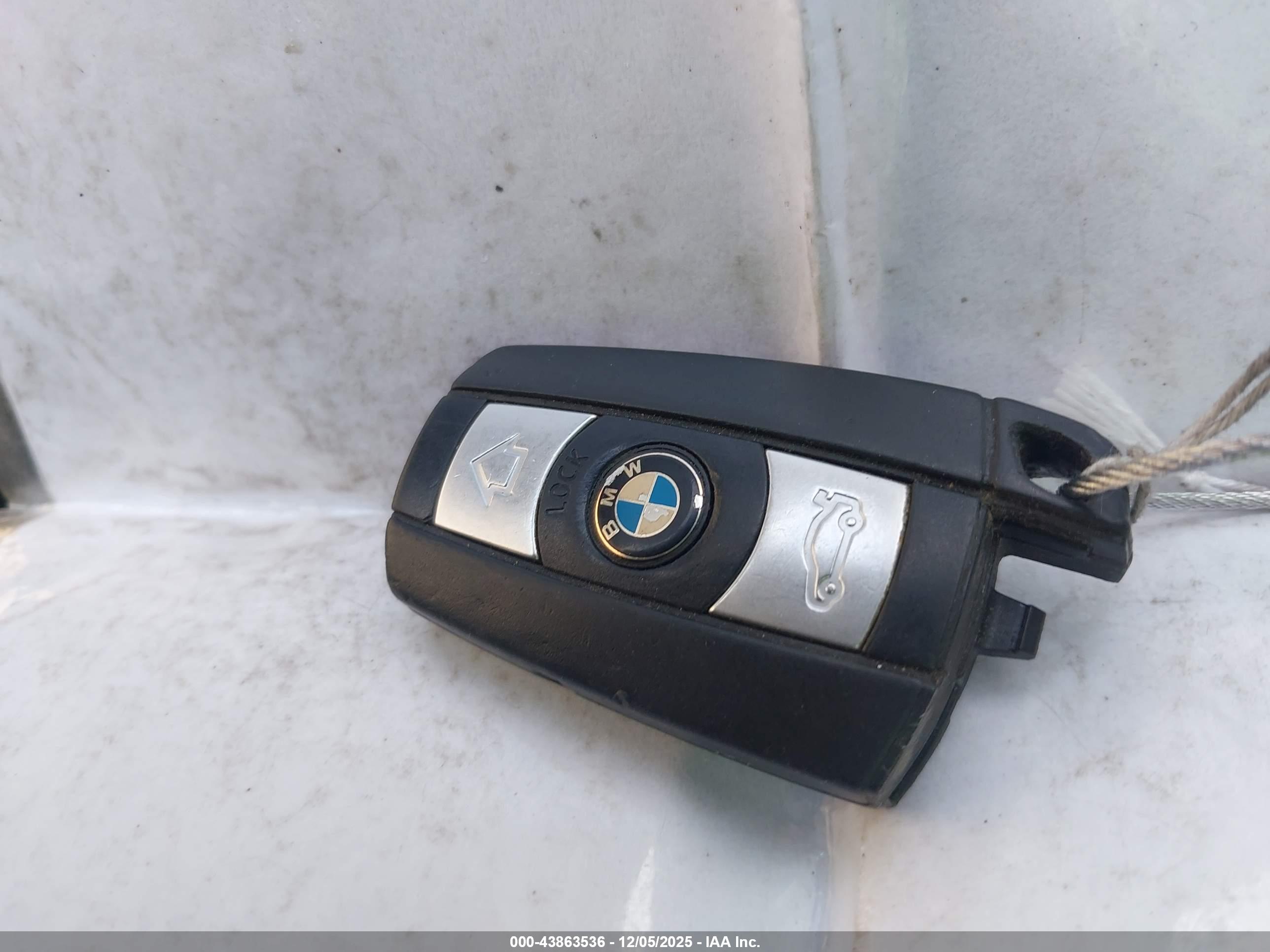 BMW 328I image 11