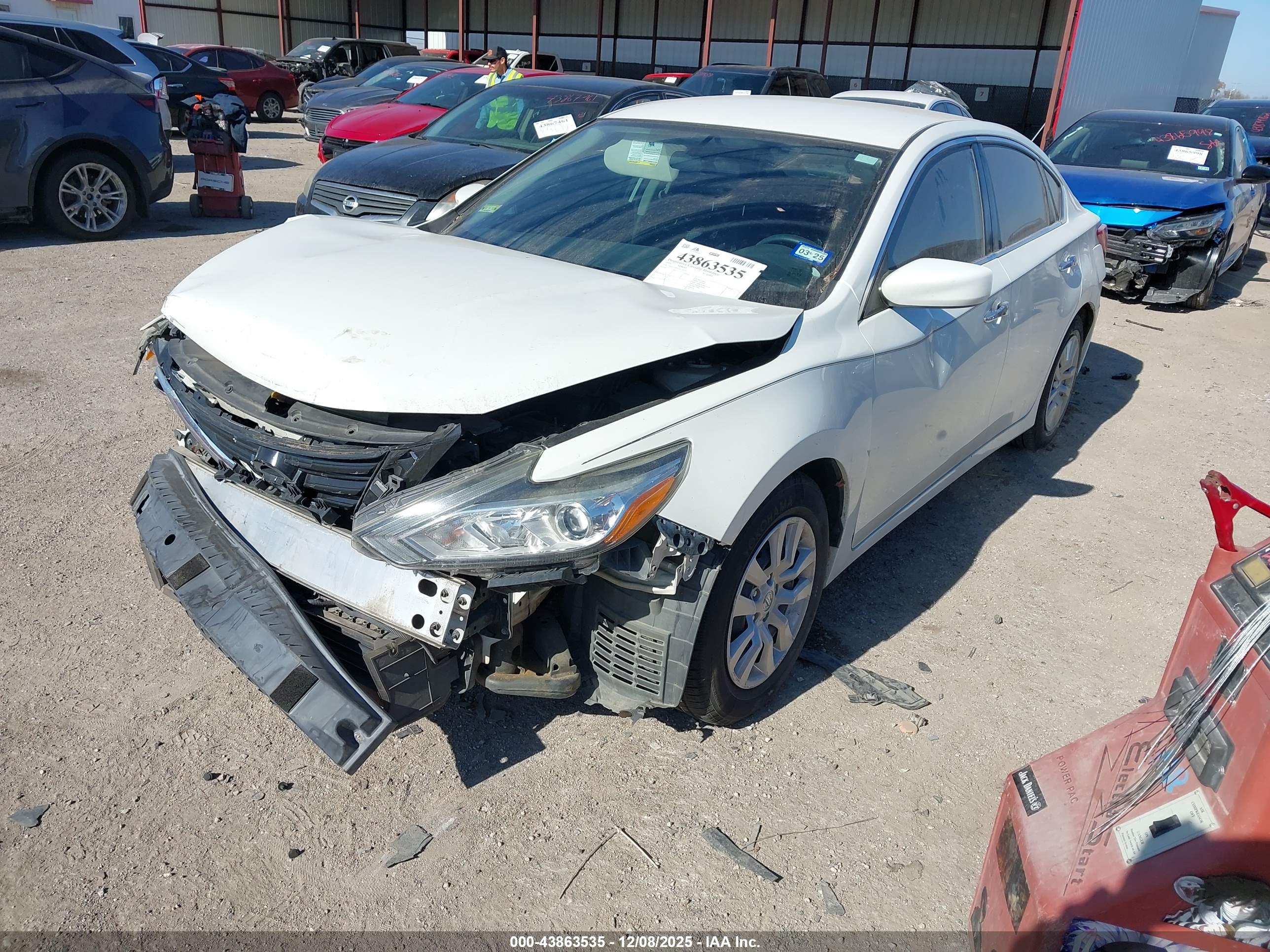 NISSAN ALTIMA image 2