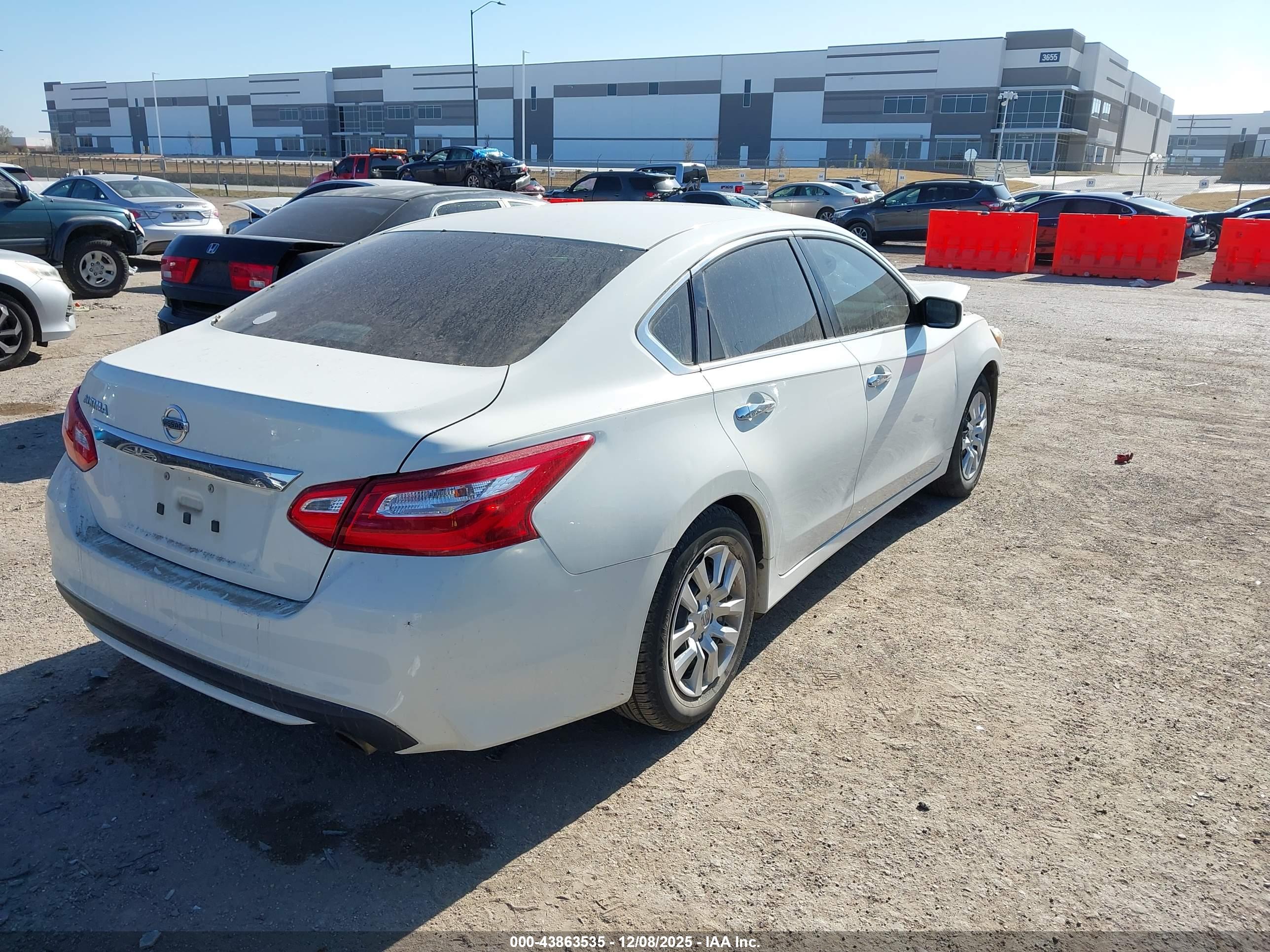 NISSAN ALTIMA image 4