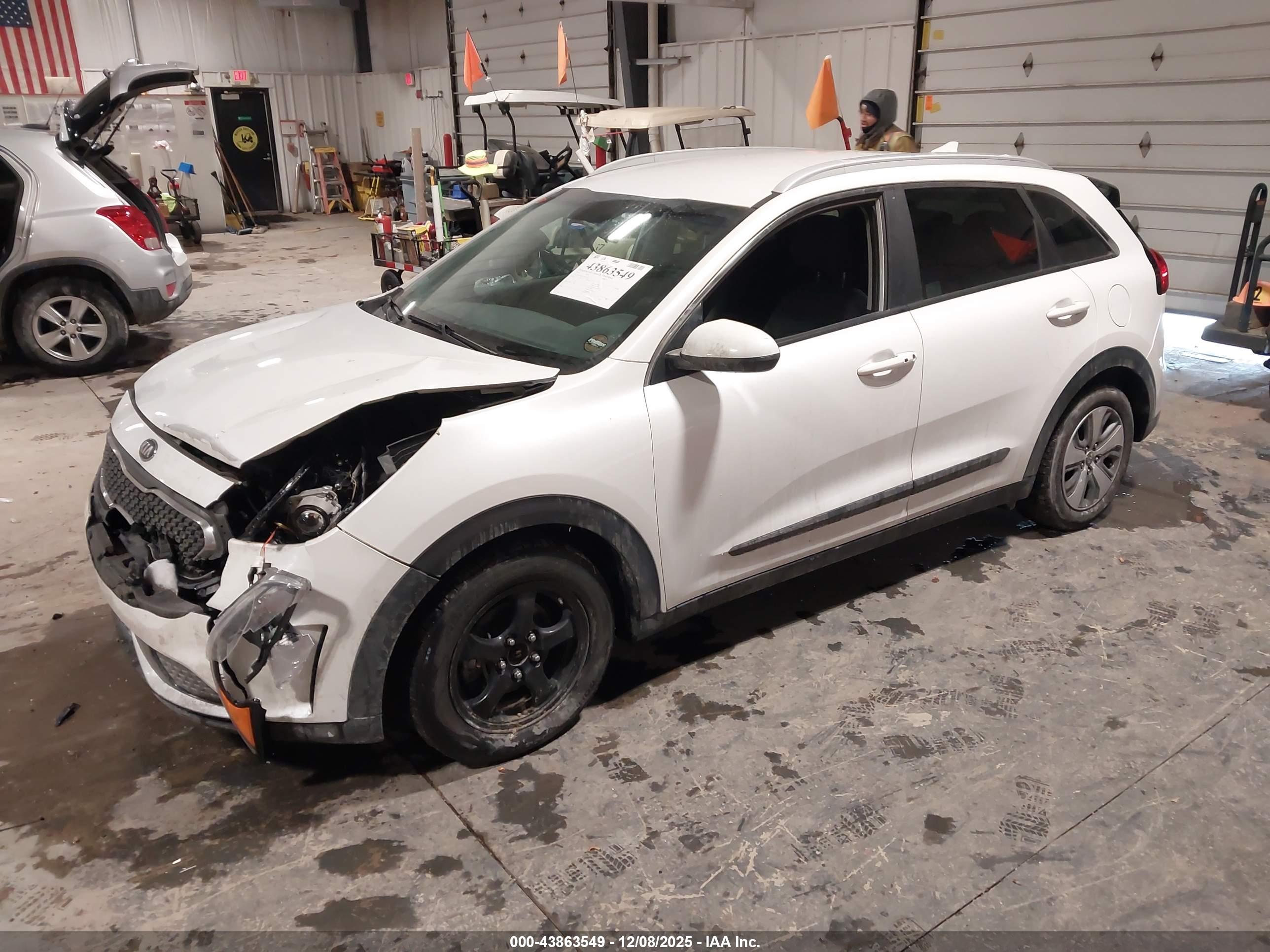 KIA NIRO image 2