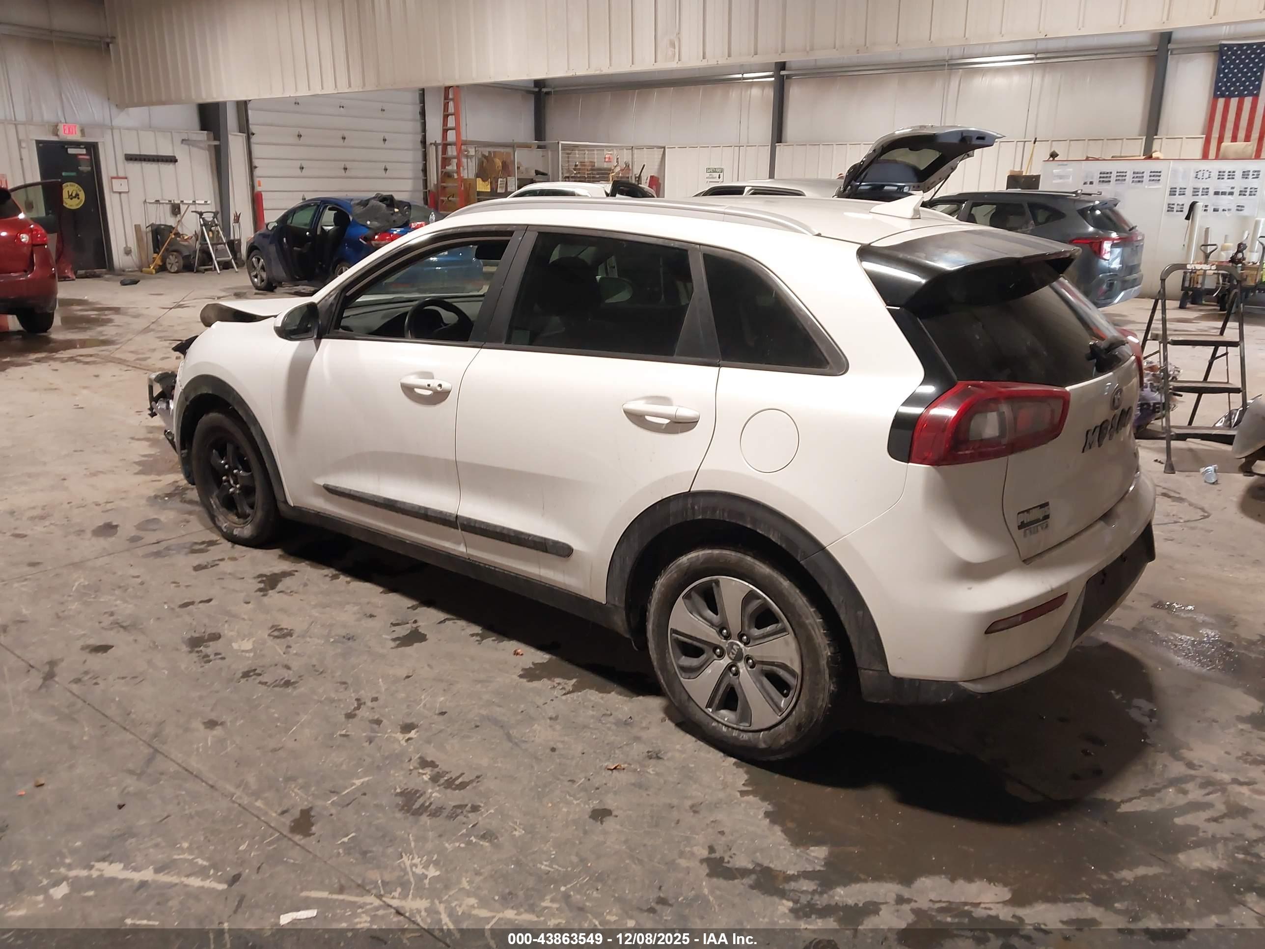 KIA NIRO image 3
