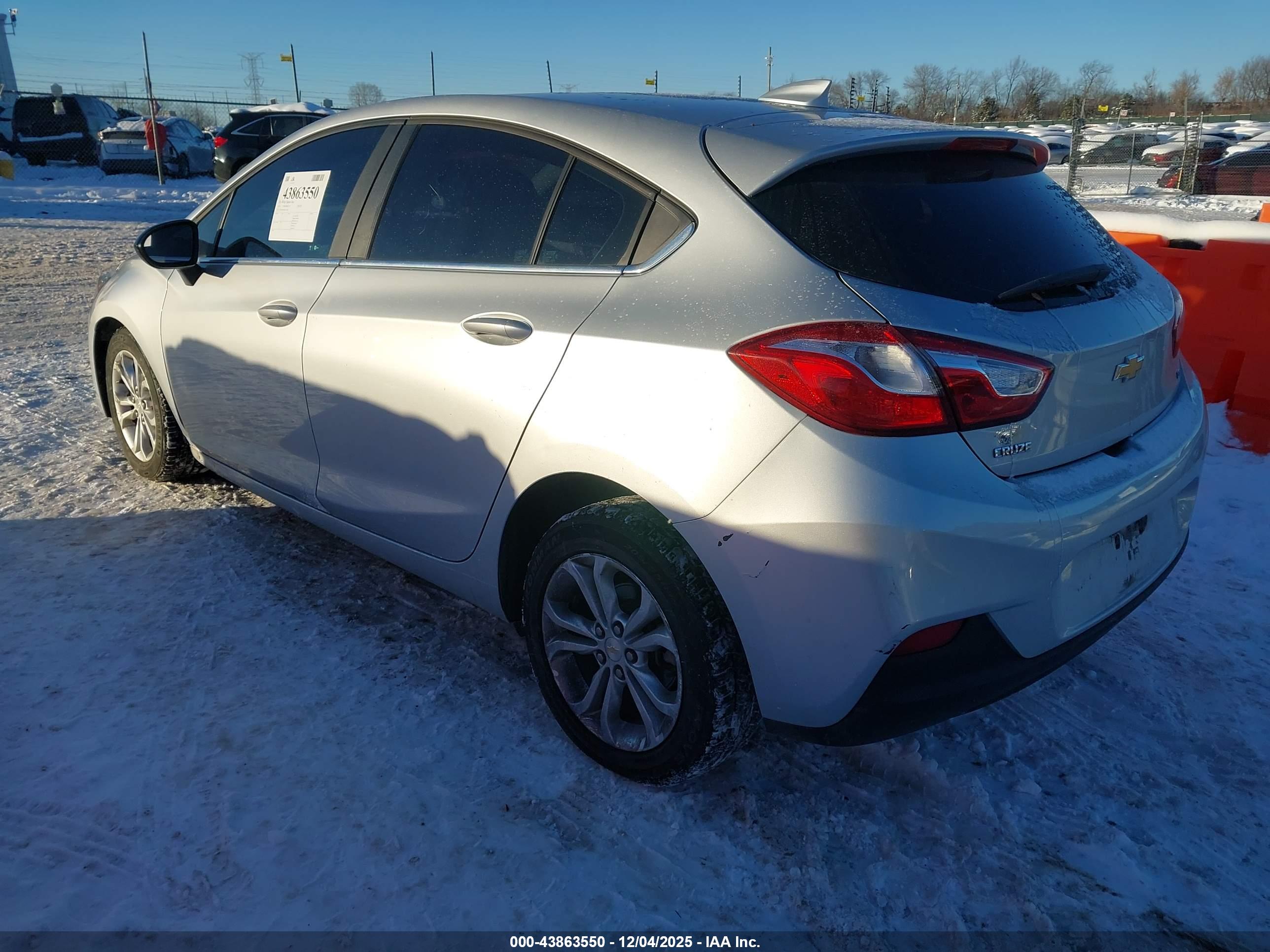 CHEVROLET CRUZE image 3