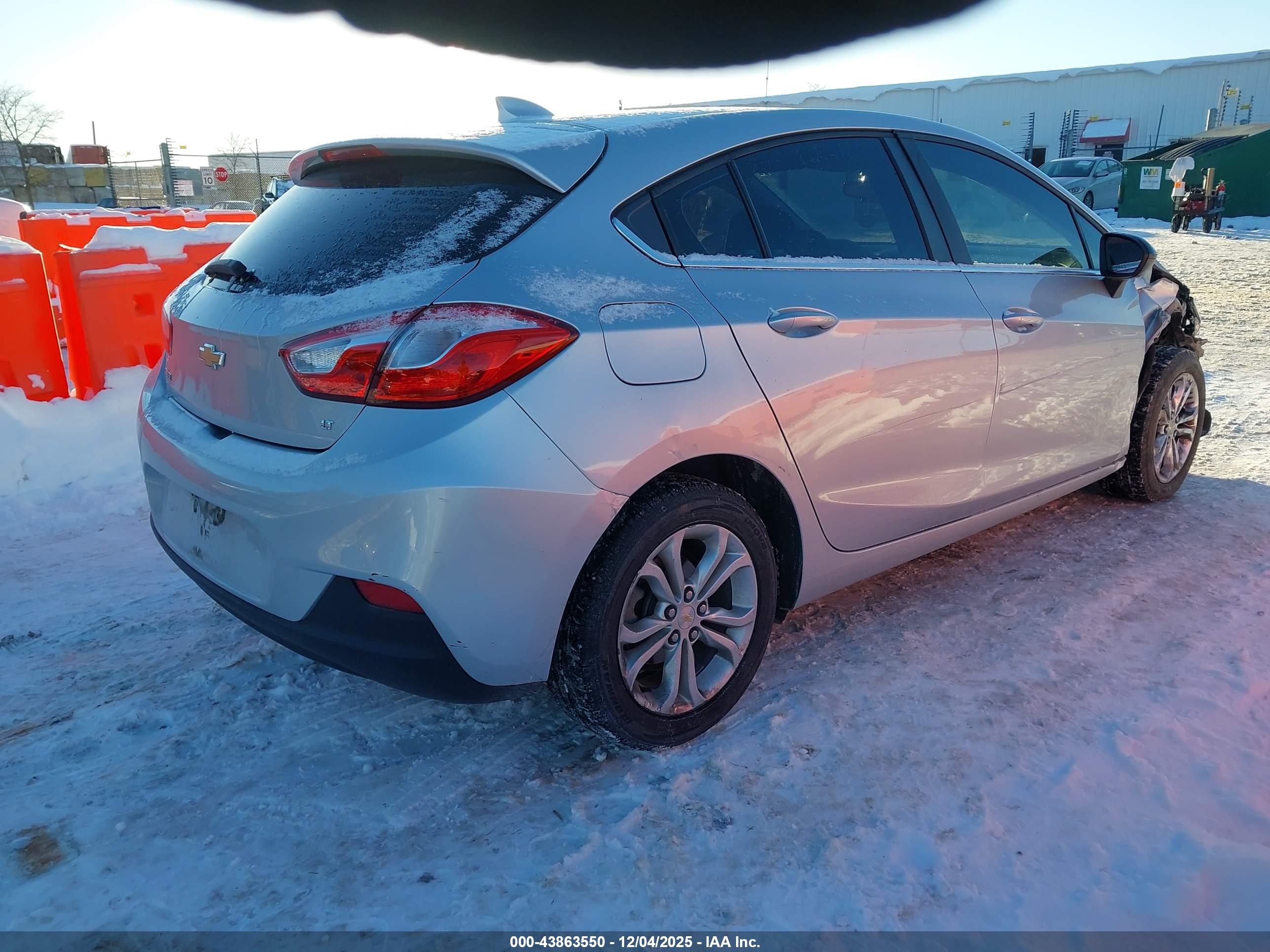 CHEVROLET CRUZE image 4
