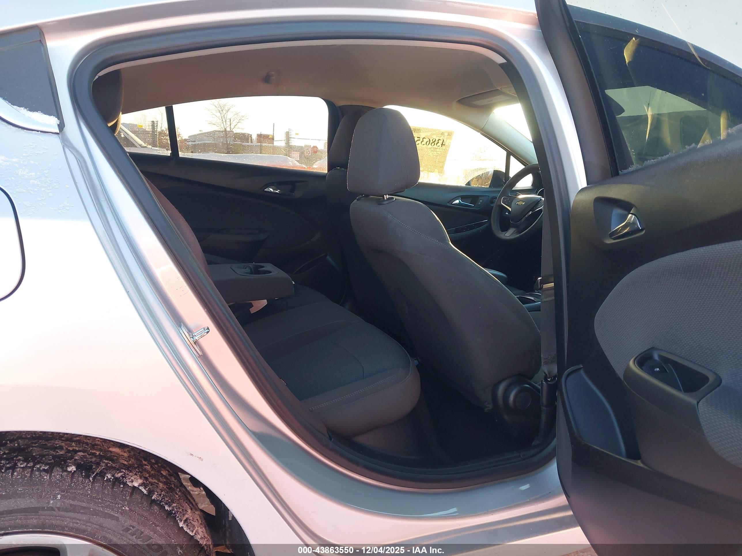 CHEVROLET CRUZE image 8