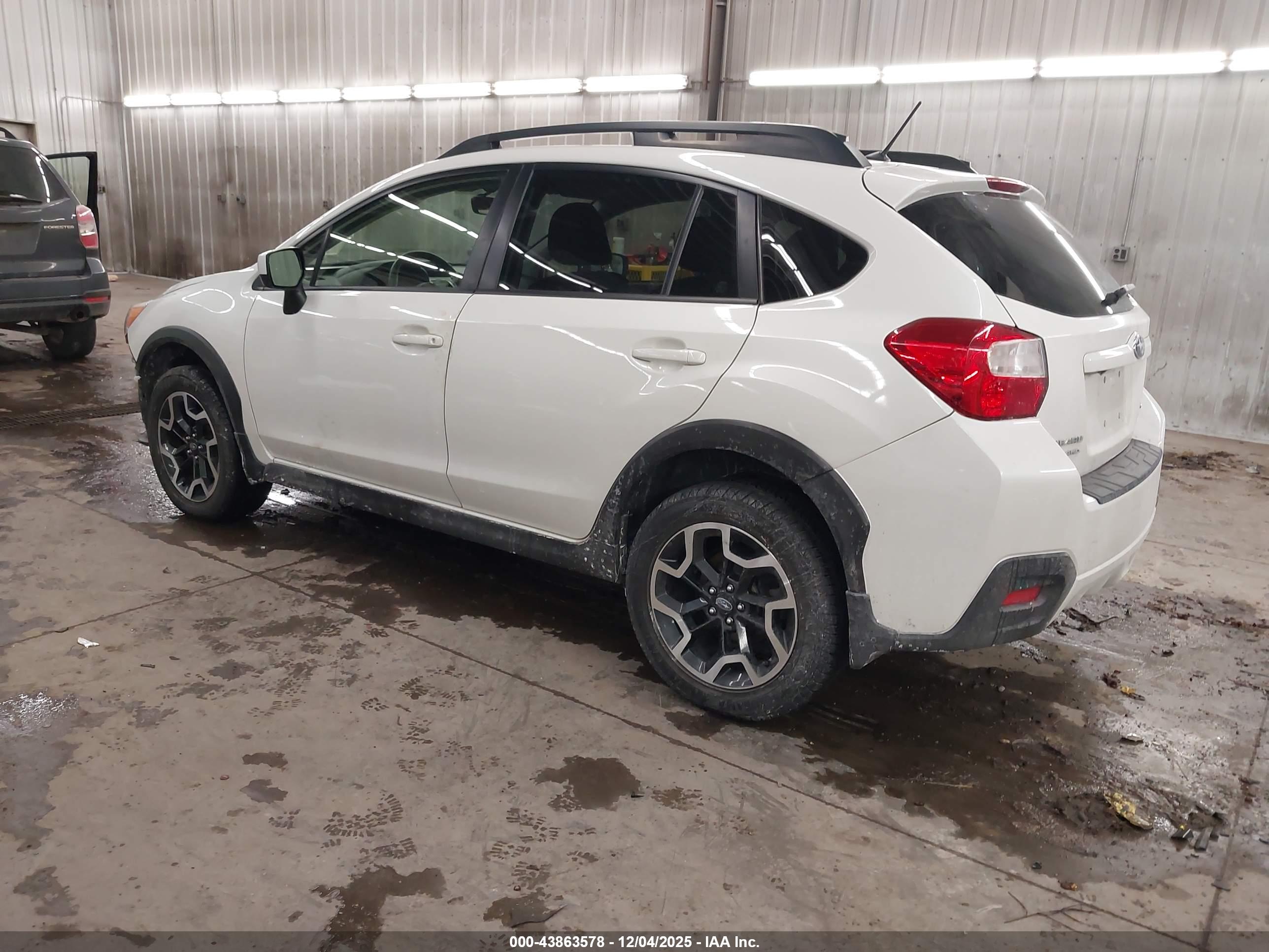 SUBARU CROSSTREK image 3