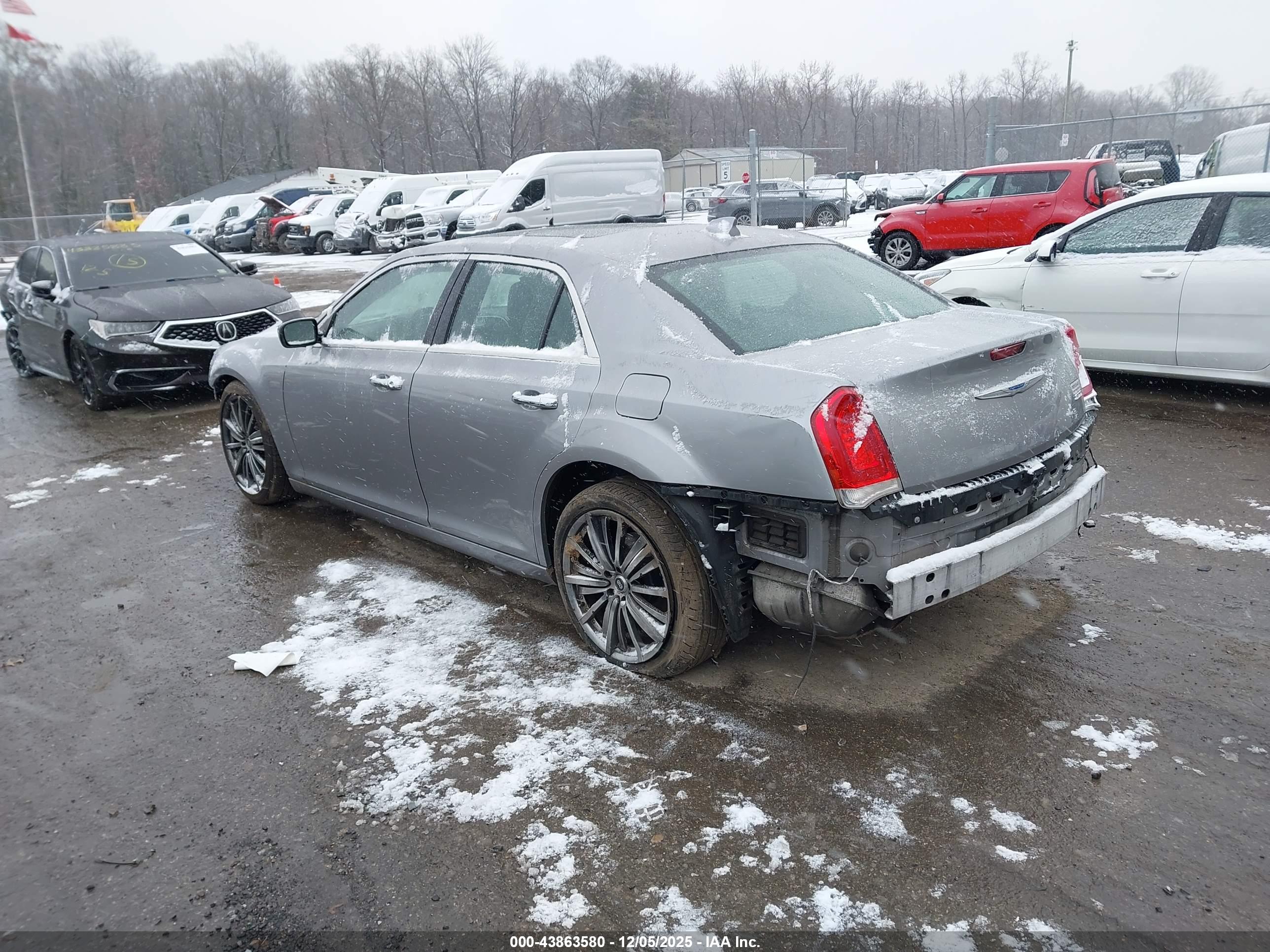 CHRYSLER 300 image 3
