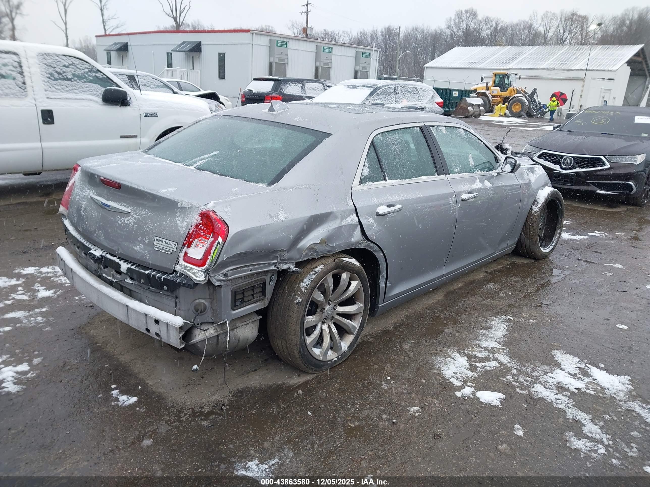 CHRYSLER 300 image 4