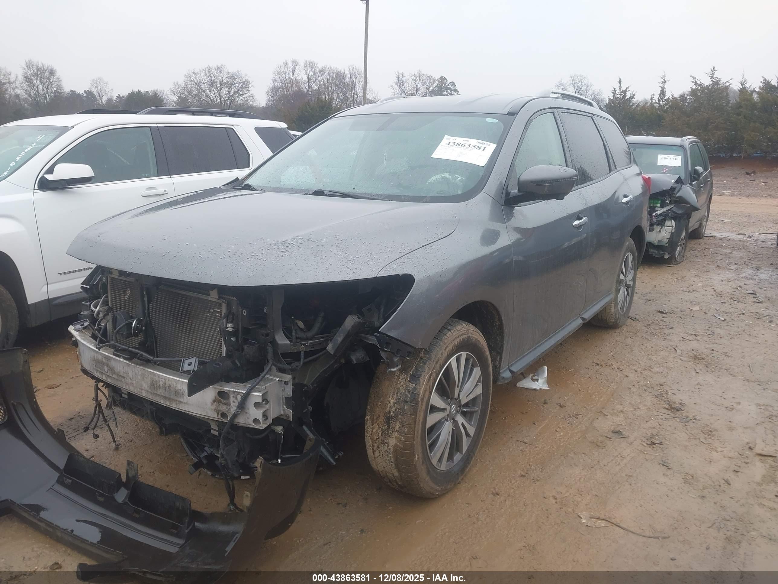 NISSAN PATHFINDER image 2