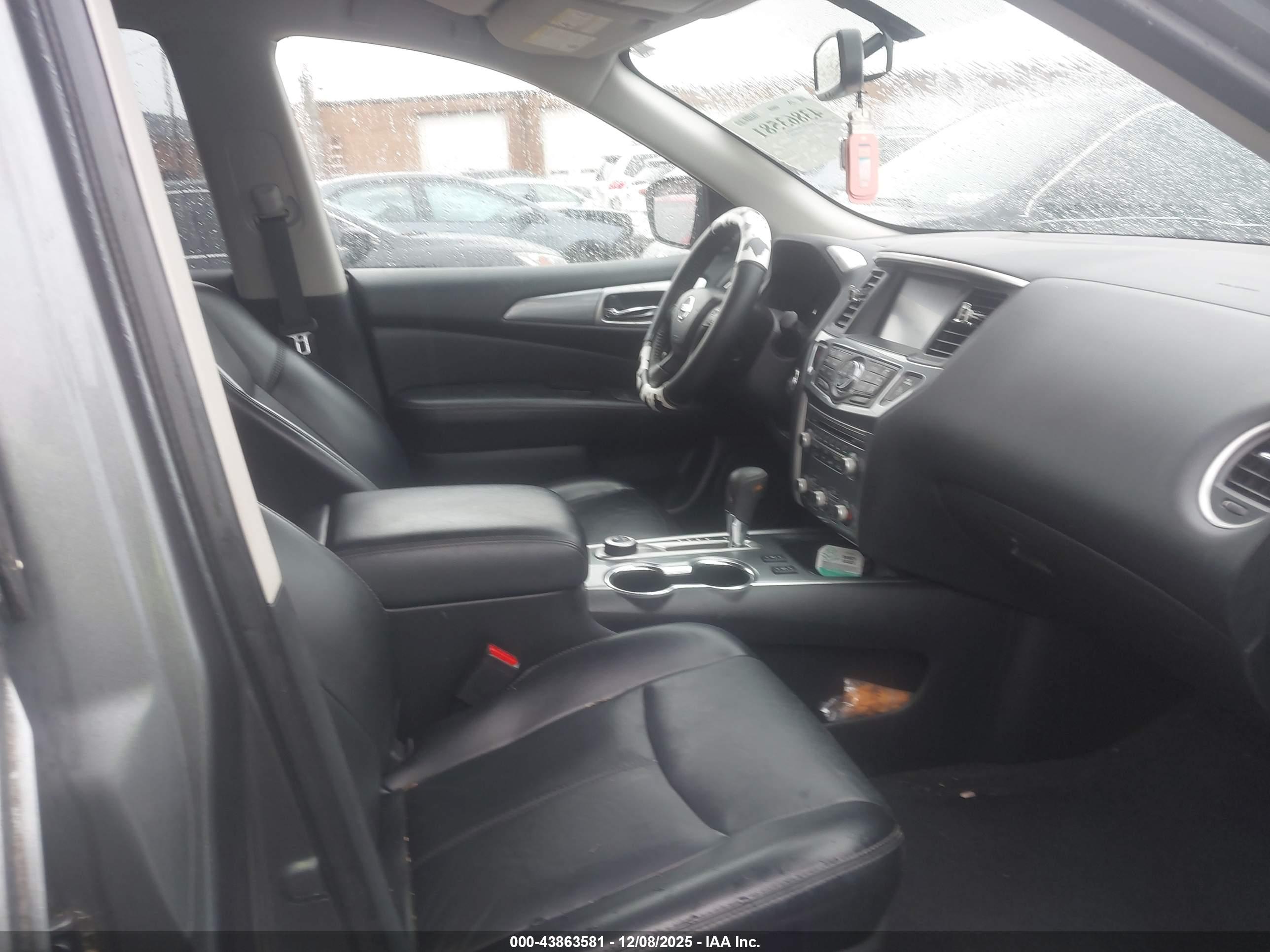 NISSAN PATHFINDER image 5