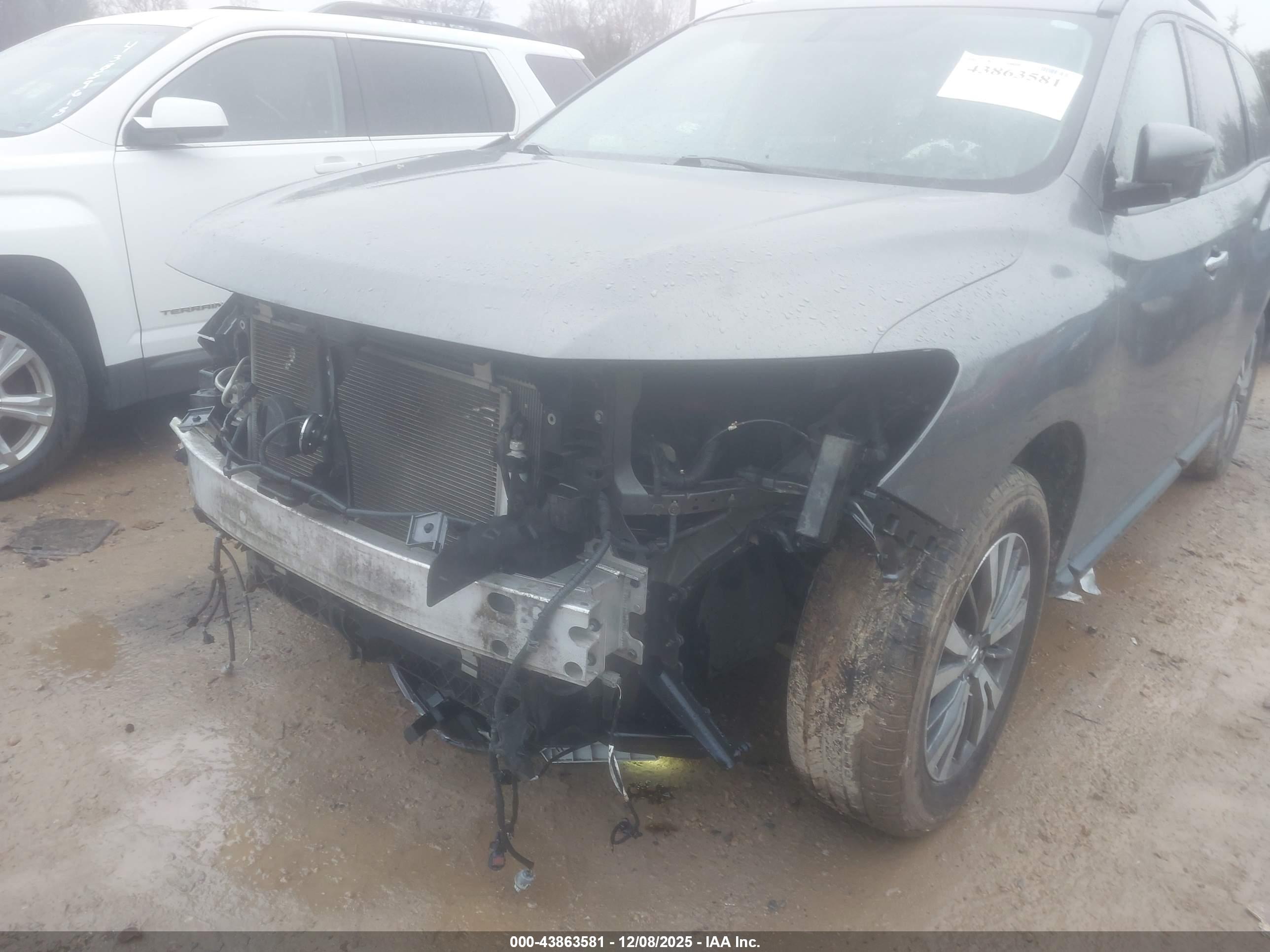 NISSAN PATHFINDER image 6