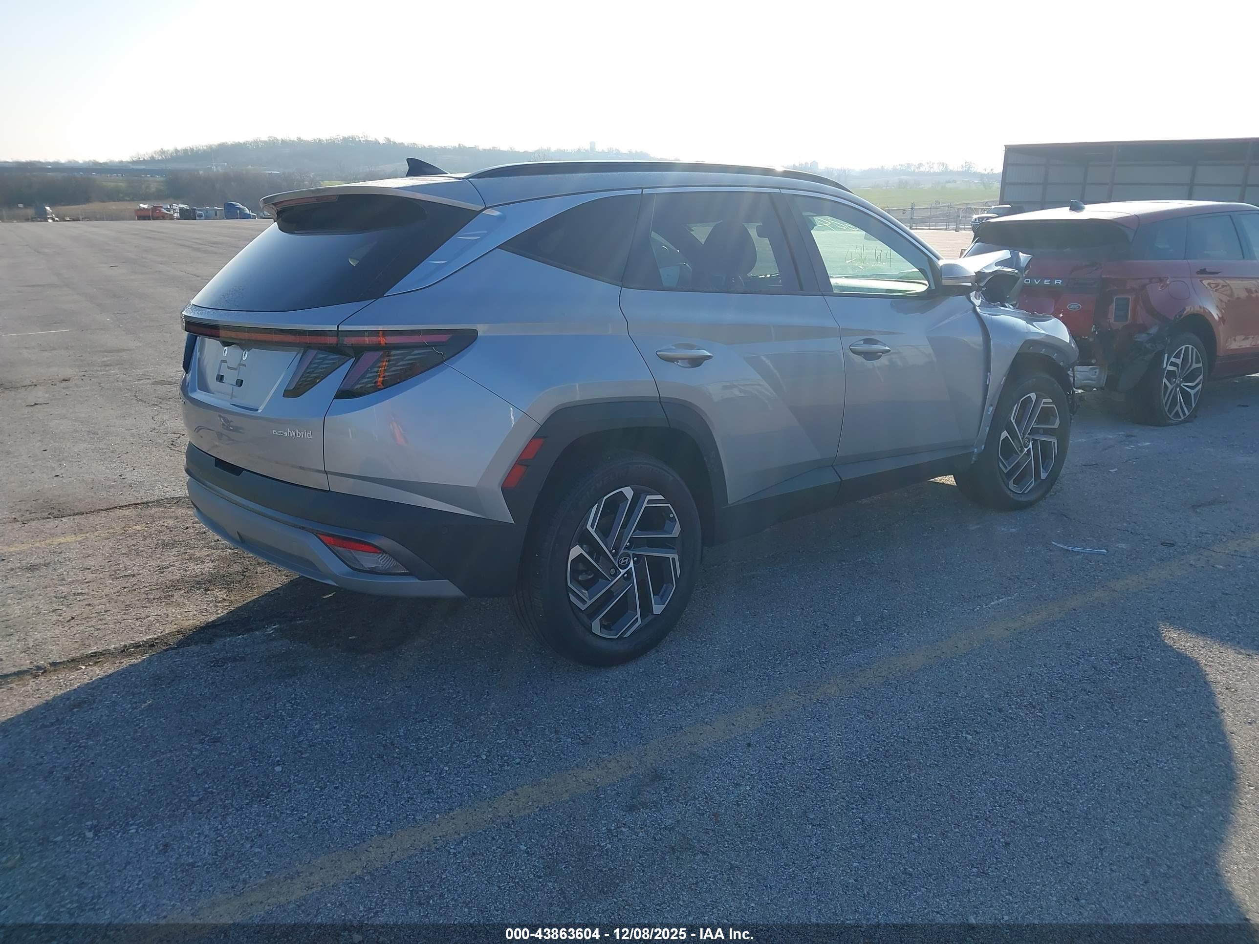 HYUNDAI TUCSON image 4