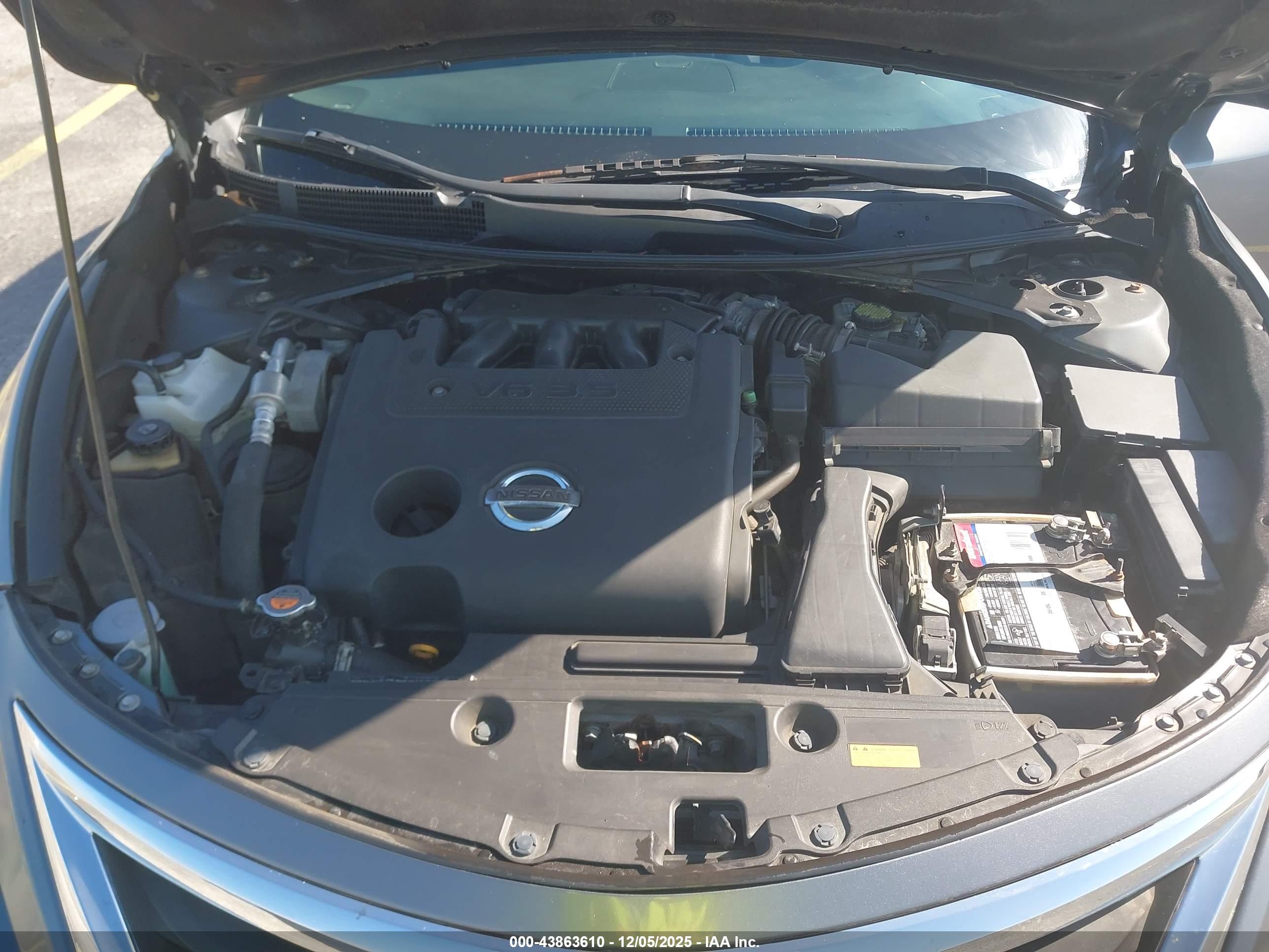 NISSAN ALTIMA image 10