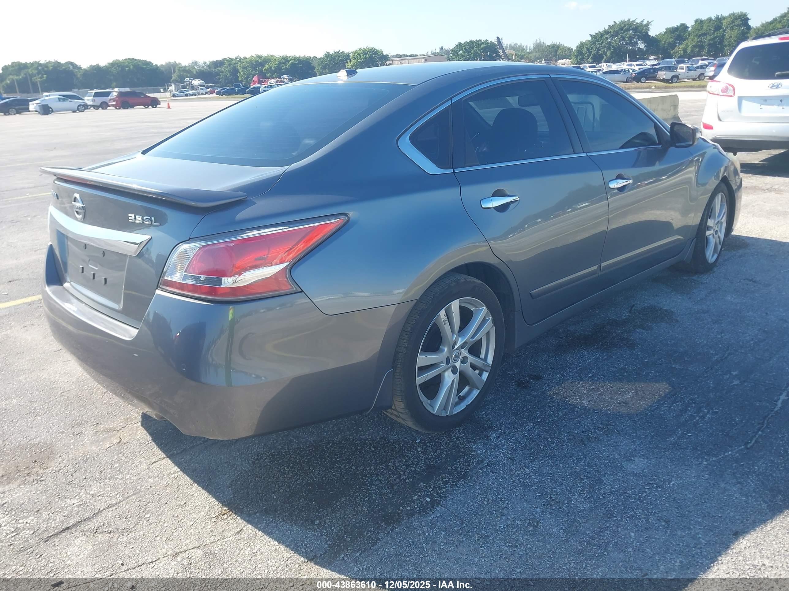 NISSAN ALTIMA image 4