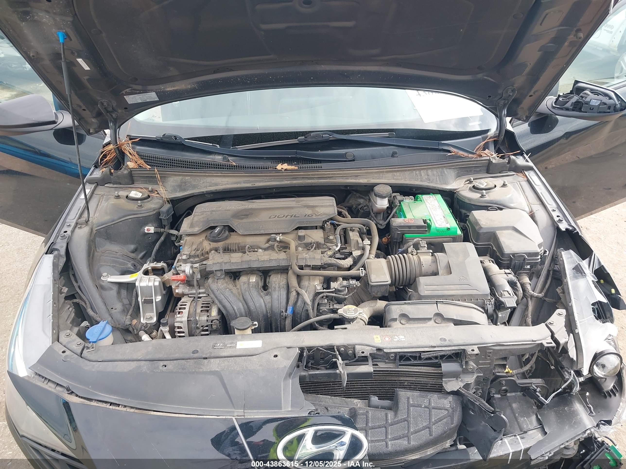 HYUNDAI ELANTRA image 10