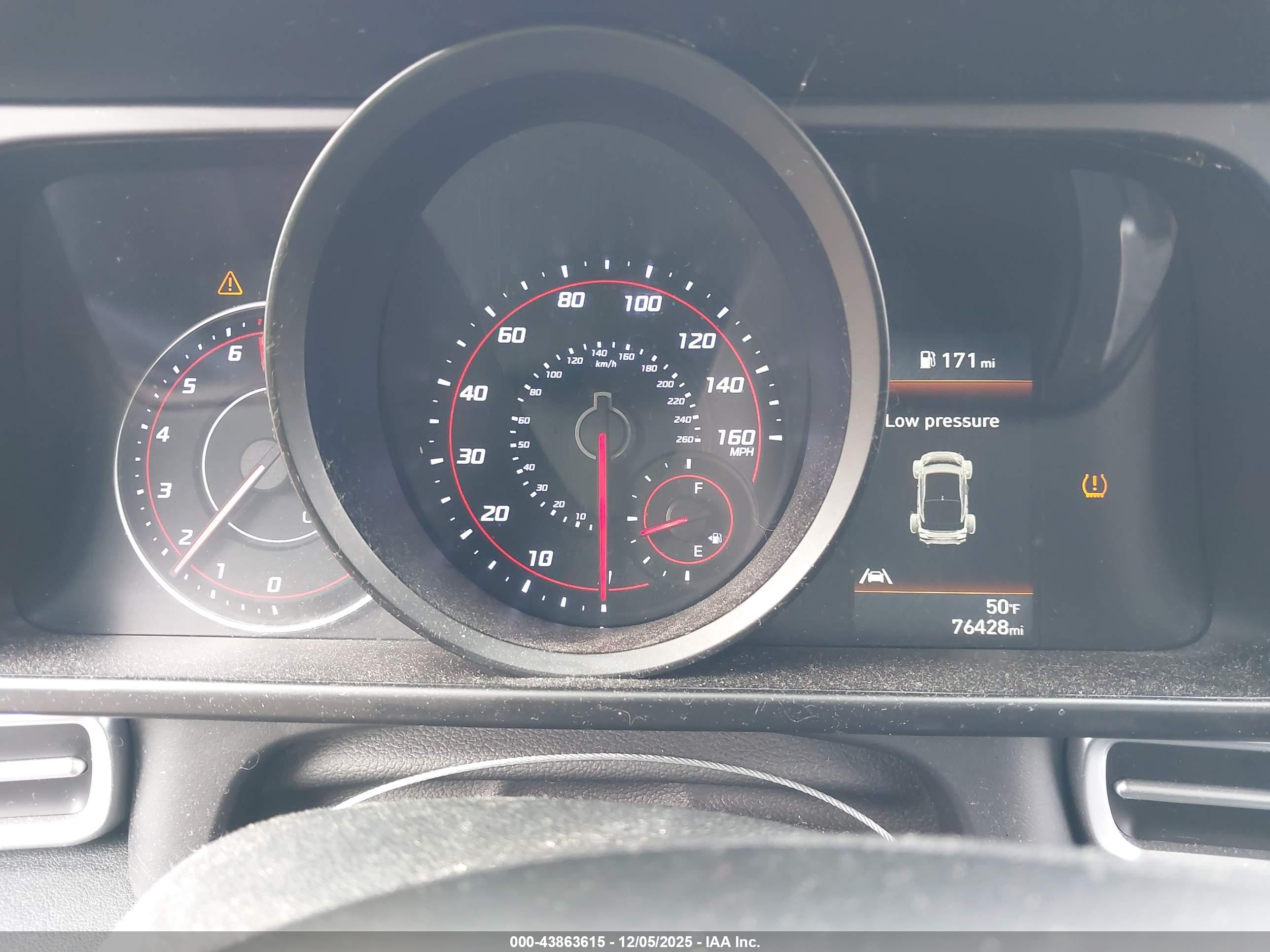 HYUNDAI ELANTRA image 7