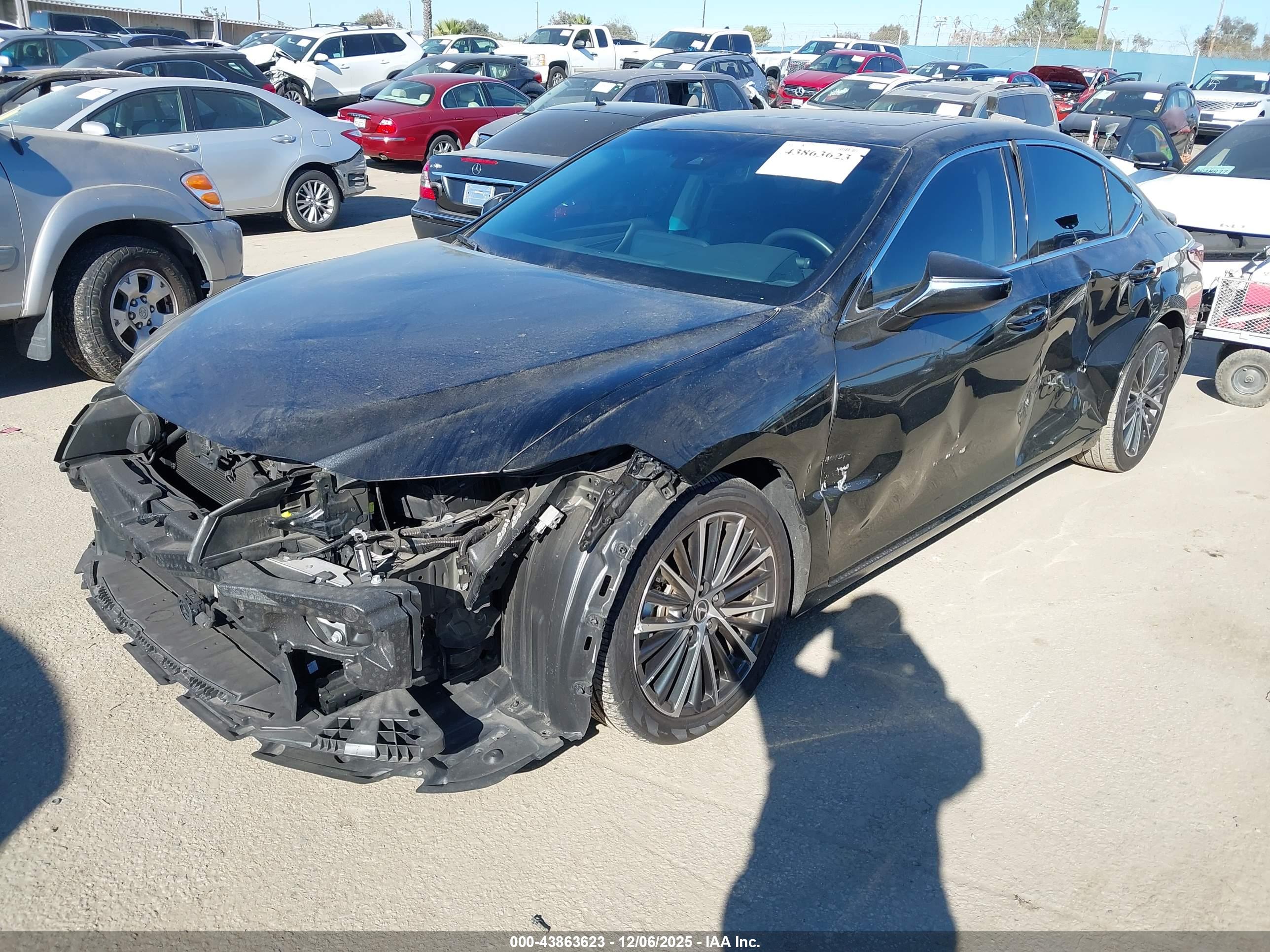 LEXUS ES image 2