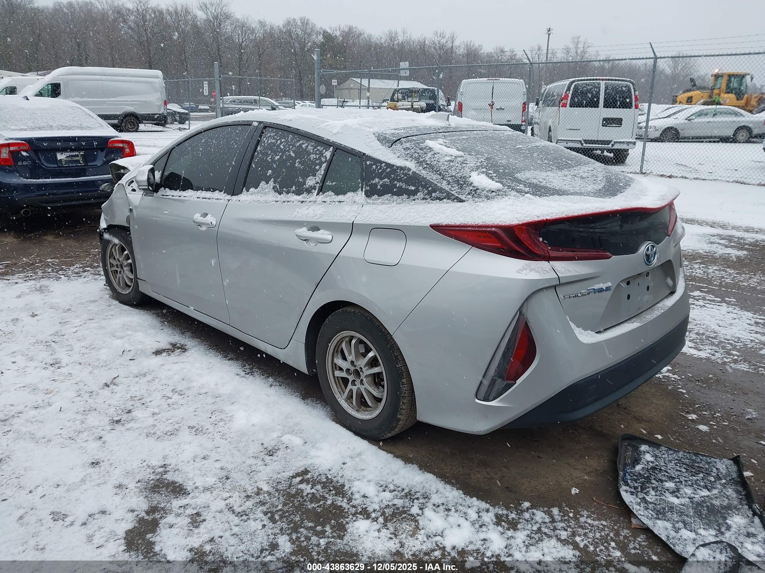 TOYOTA PRIUS image 3