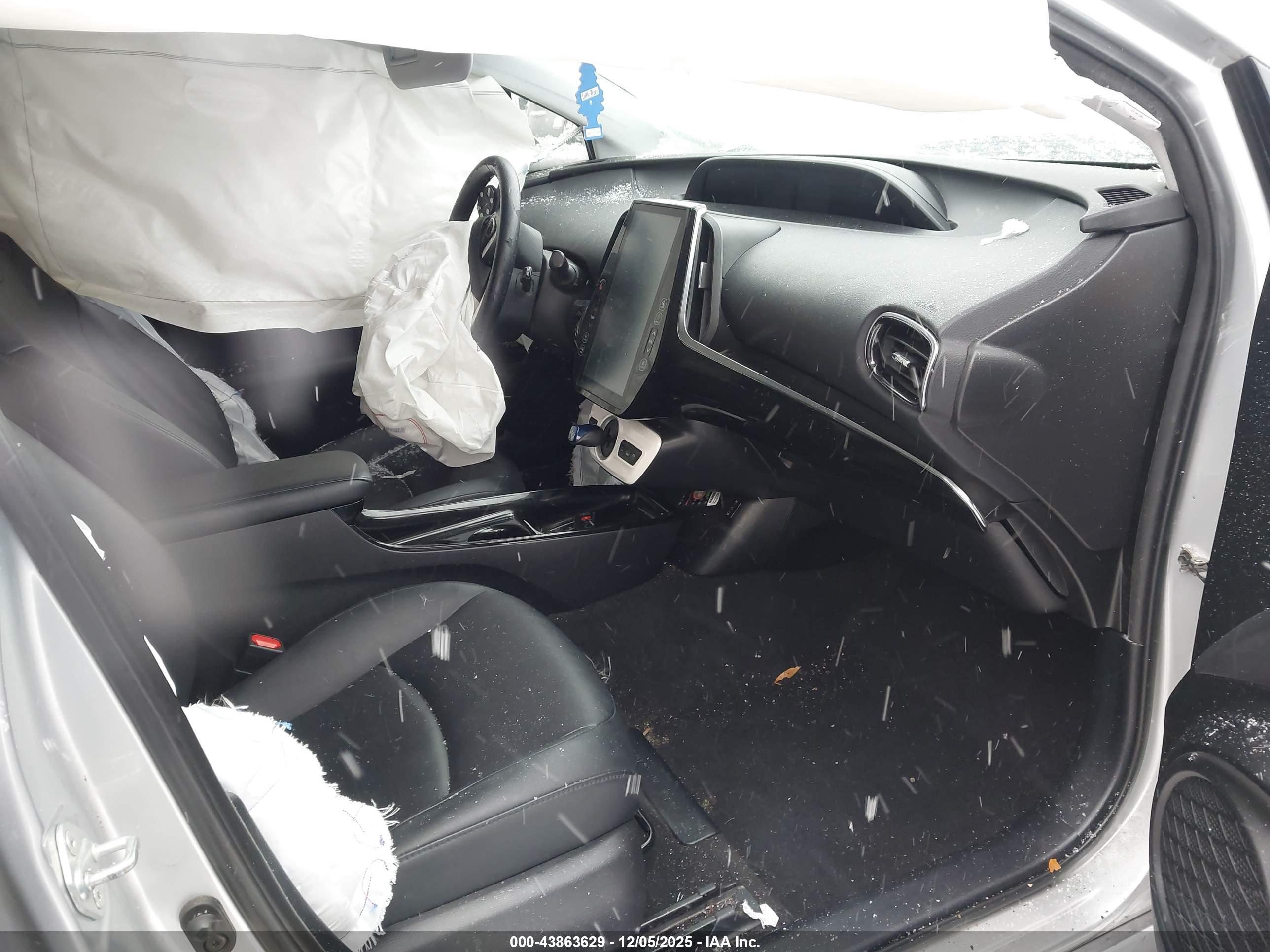 TOYOTA PRIUS image 5